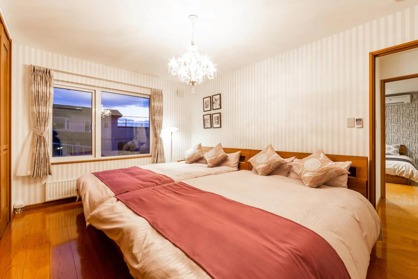 Bedroom, Bed in THE WORLDWIDE HOUSE