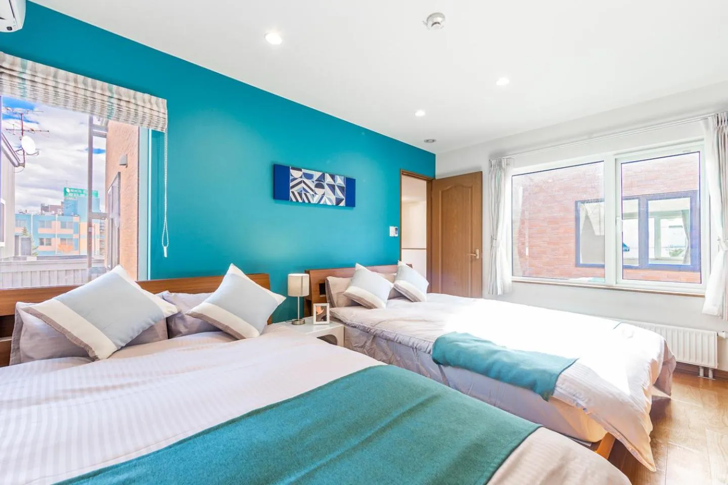 Bed in THE WORLDWIDE HOUSE