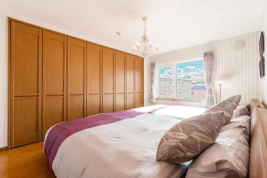 Bedroom, Bed in THE WORLDWIDE HOUSE