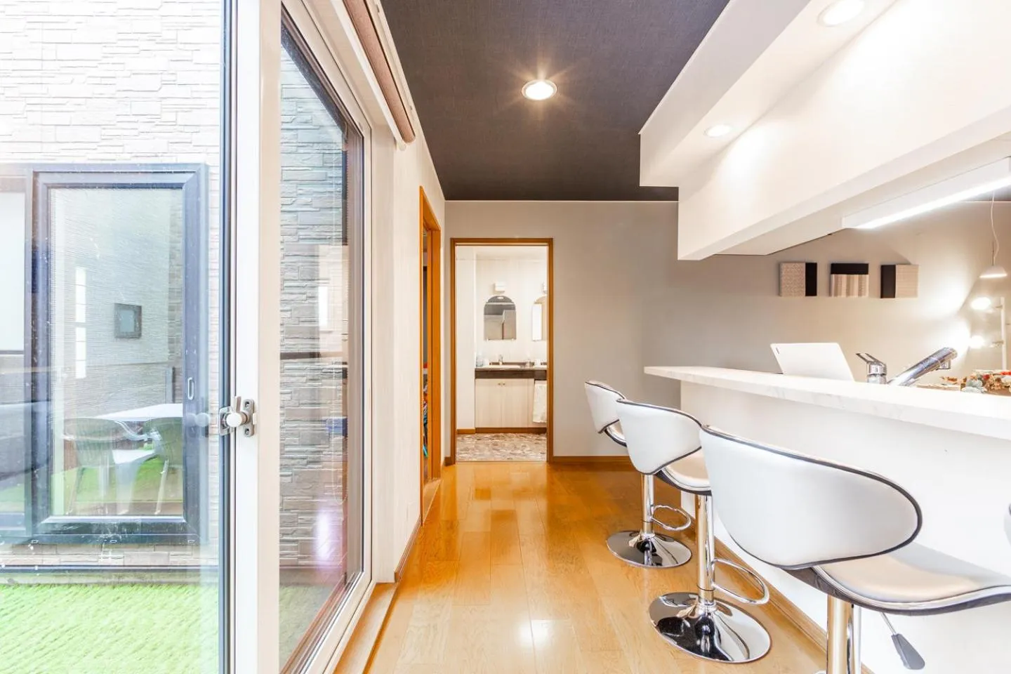 Dining area in THE WORLDWIDE HOUSE