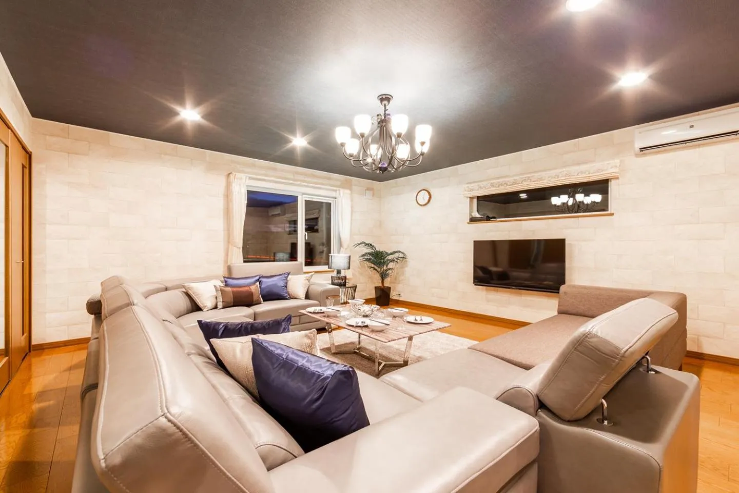 Living room in THE WORLDWIDE HOUSE