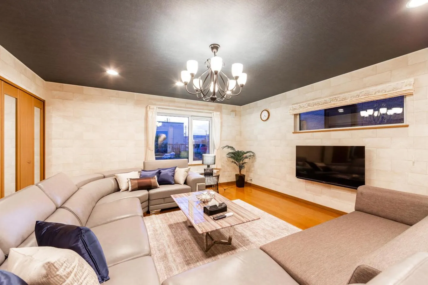 Living room in THE WORLDWIDE HOUSE