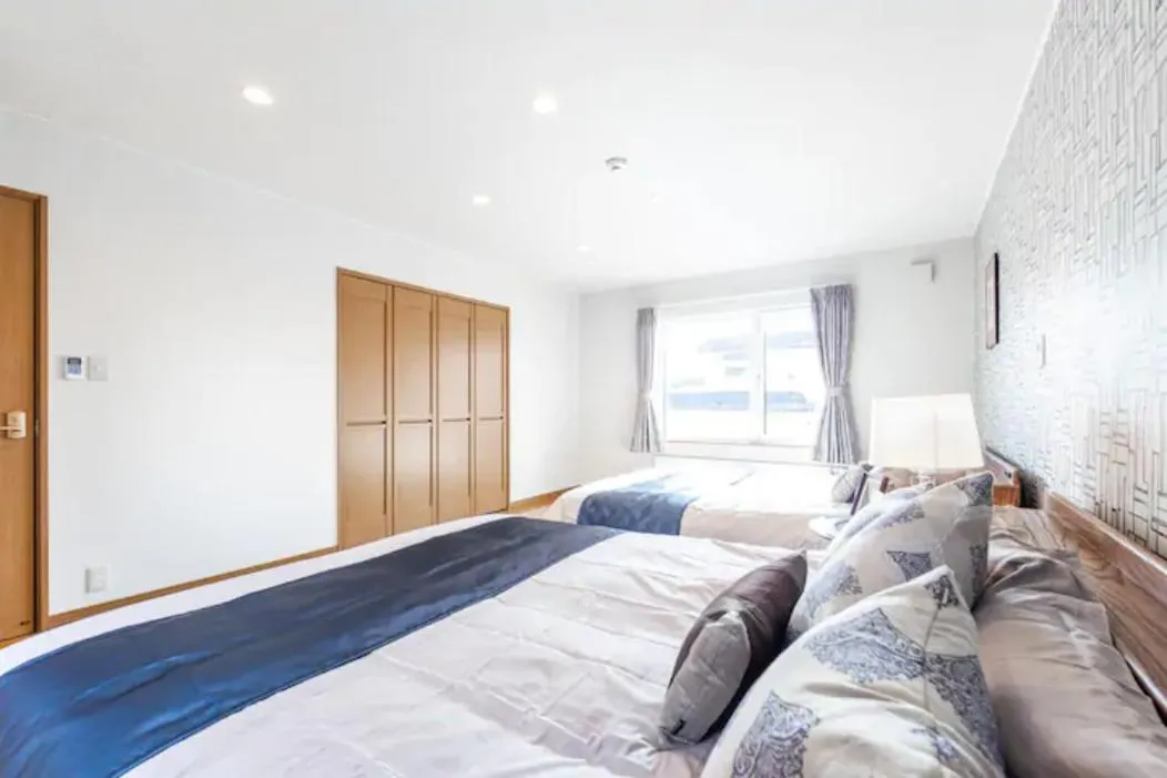 Bedroom, Bed in THE WORLDWIDE HOUSE