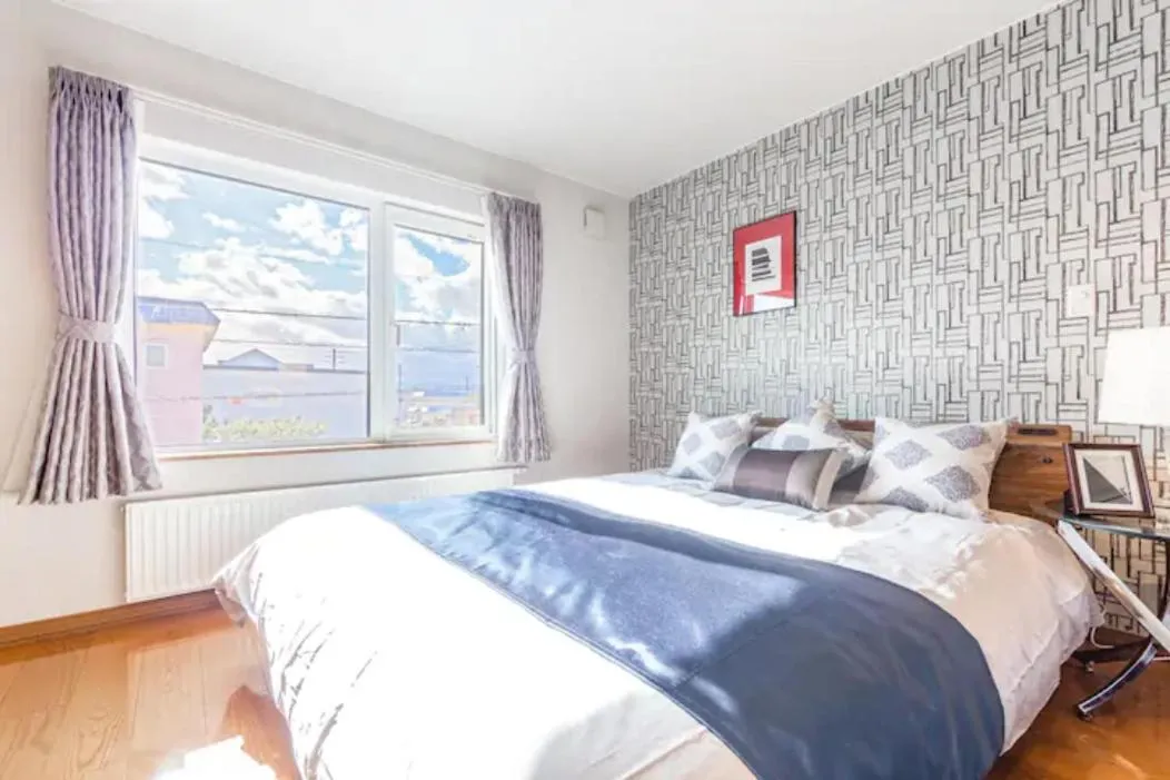 Bedroom, Bed in THE WORLDWIDE HOUSE