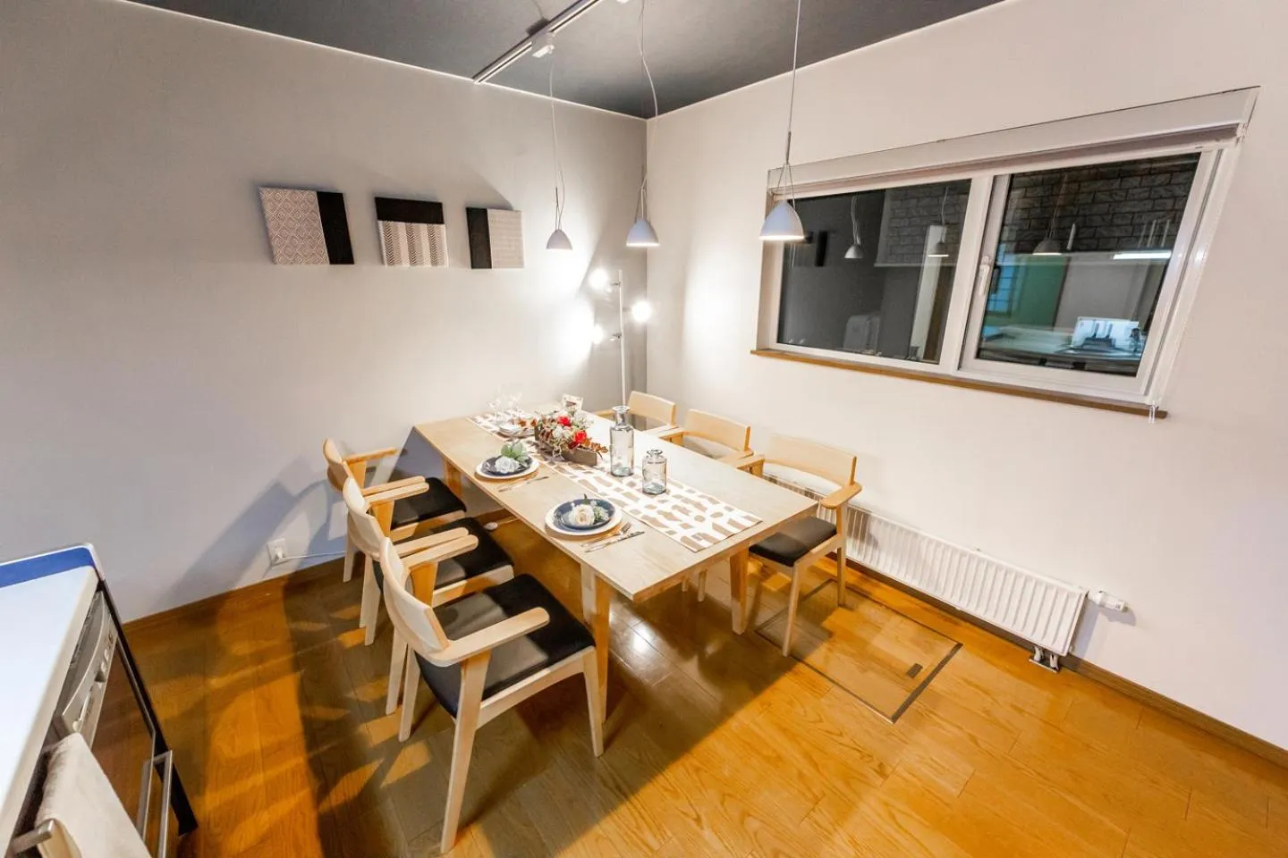 Dining area in THE WORLDWIDE HOUSE