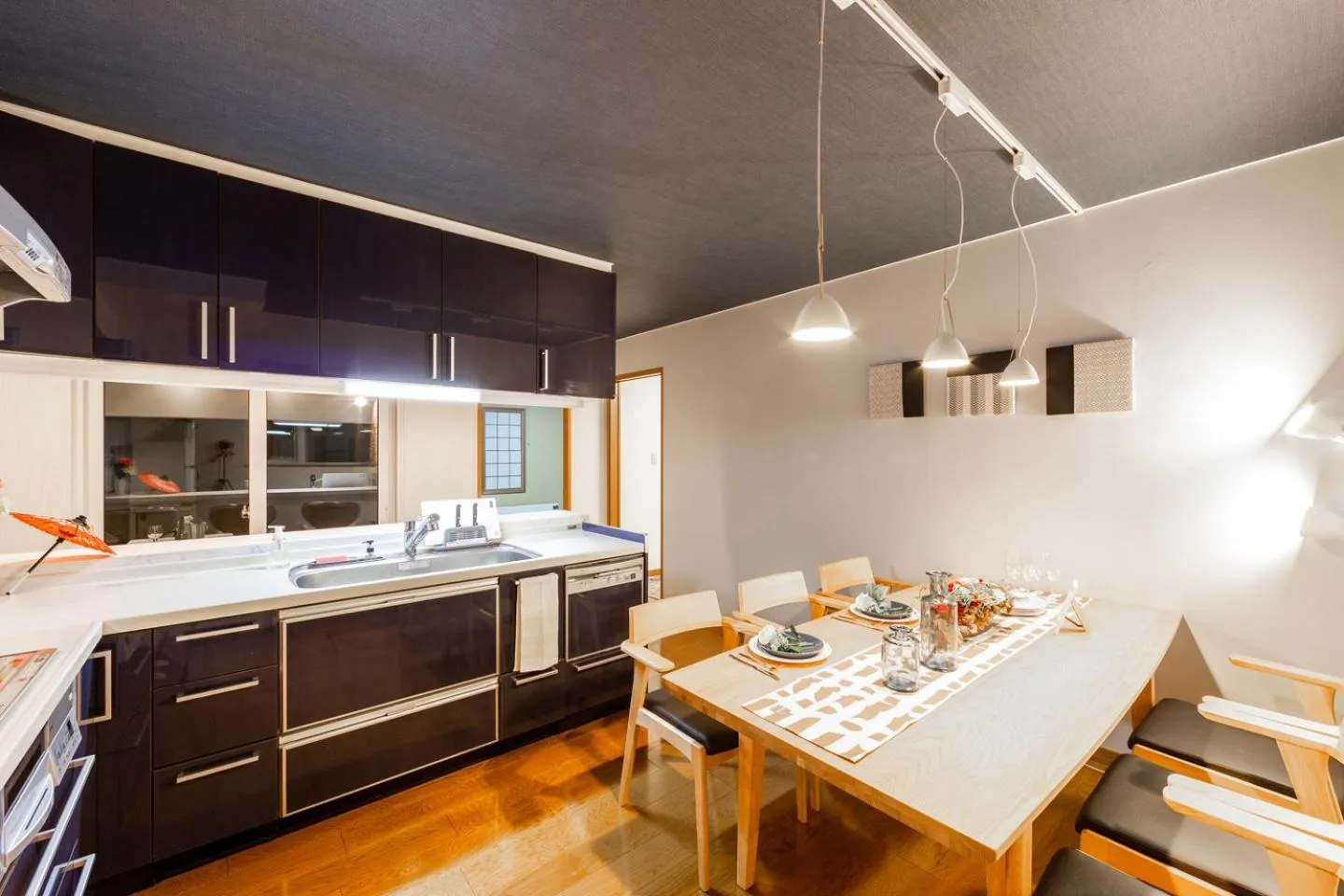 Dining area in THE WORLDWIDE HOUSE