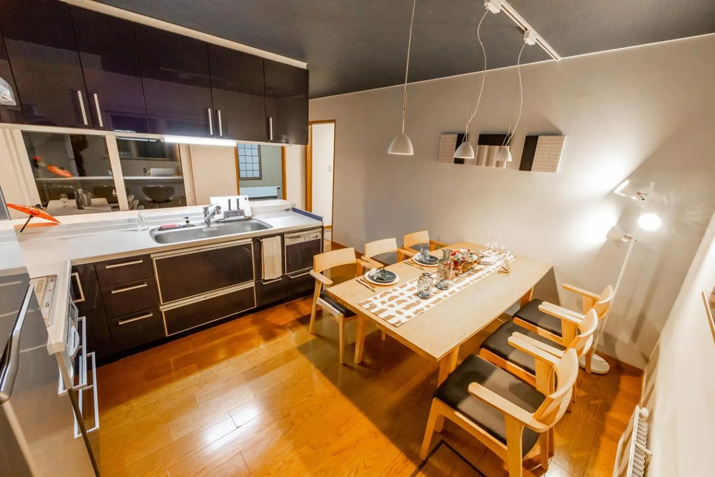 Dining area in THE WORLDWIDE HOUSE