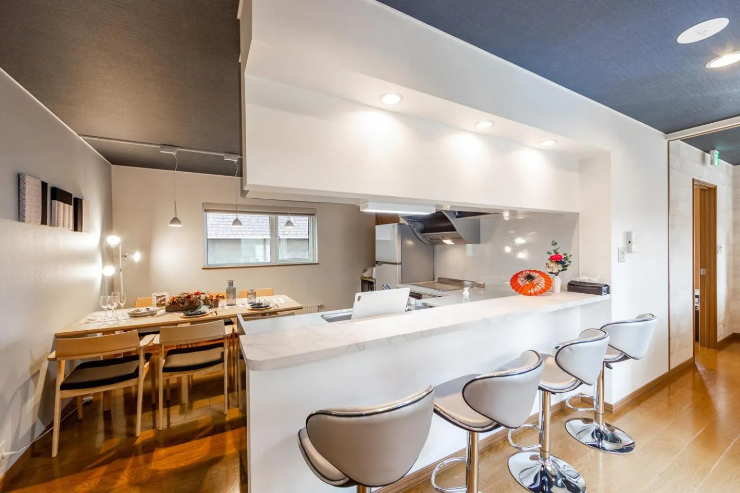 Dining area in THE WORLDWIDE HOUSE