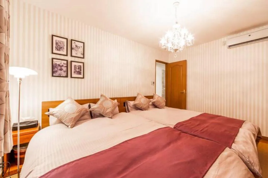 Bedroom, Bed in THE WORLDWIDE HOUSE