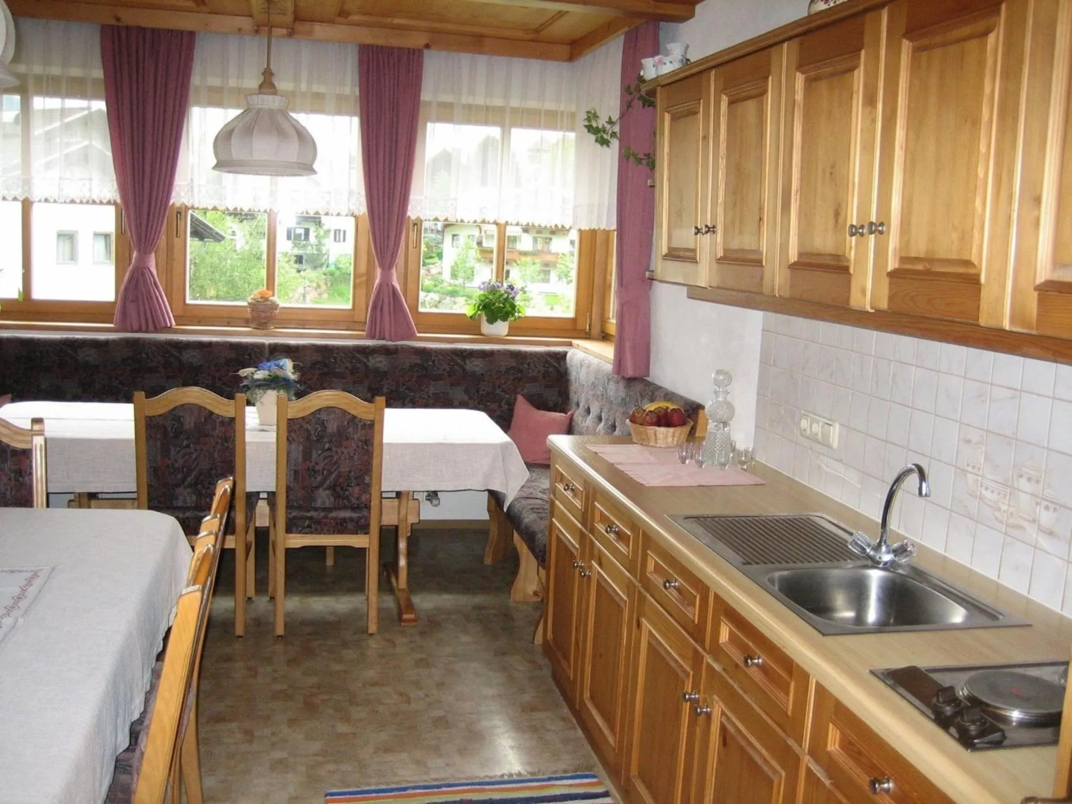 Restaurant/places to eat in Maurerhof Itter