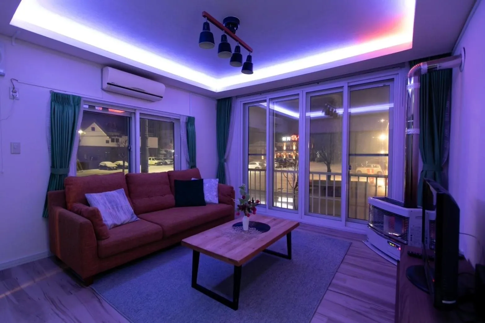 Night in THE SUNLIGHT