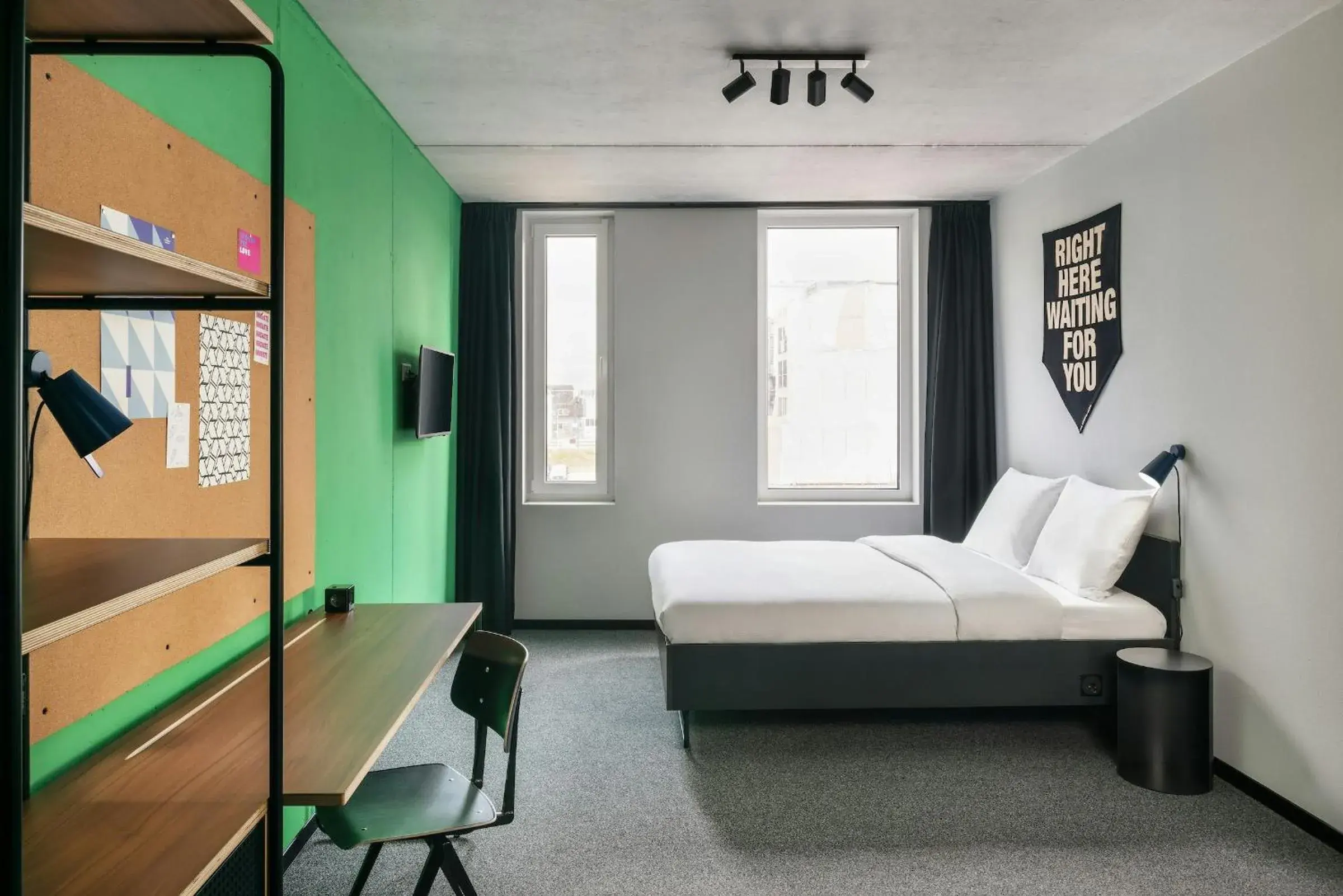 Deluxe Queen Room in The Social Hub Delft Deluxe Queen Room in The Social Hub Delft