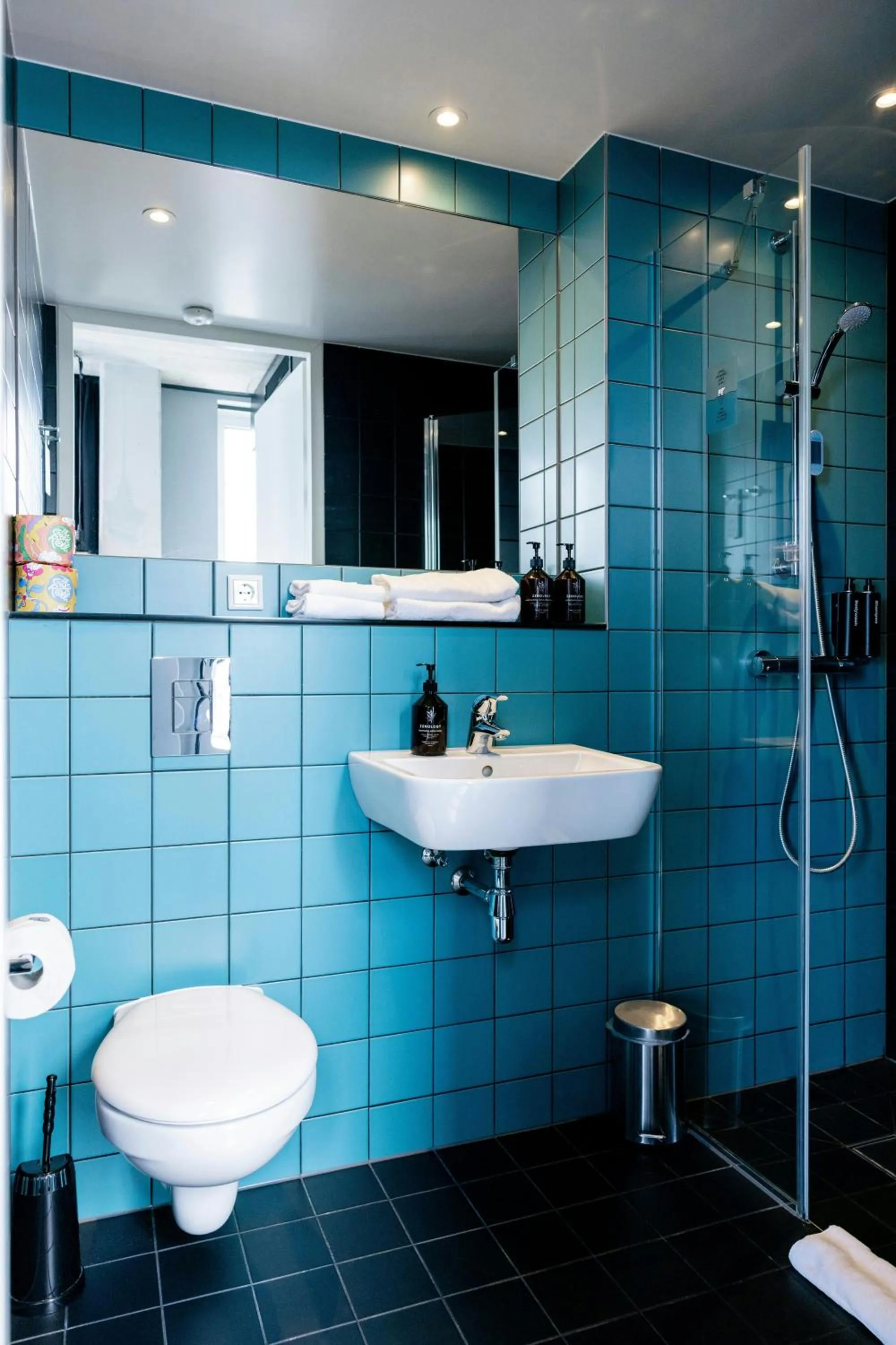 Bathroom in The Social Hub Delft