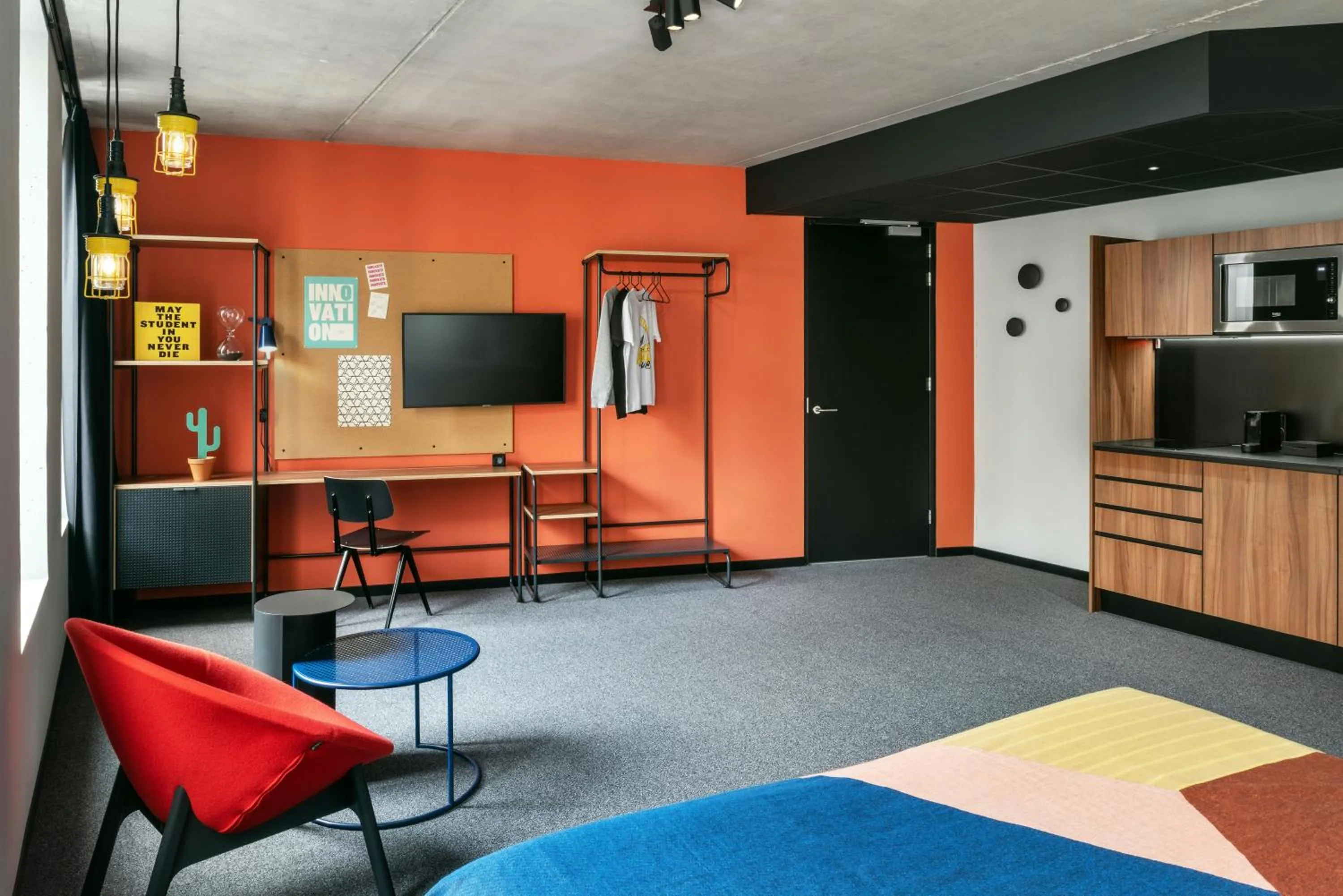 Photo of the whole room in The Social Hub Delft