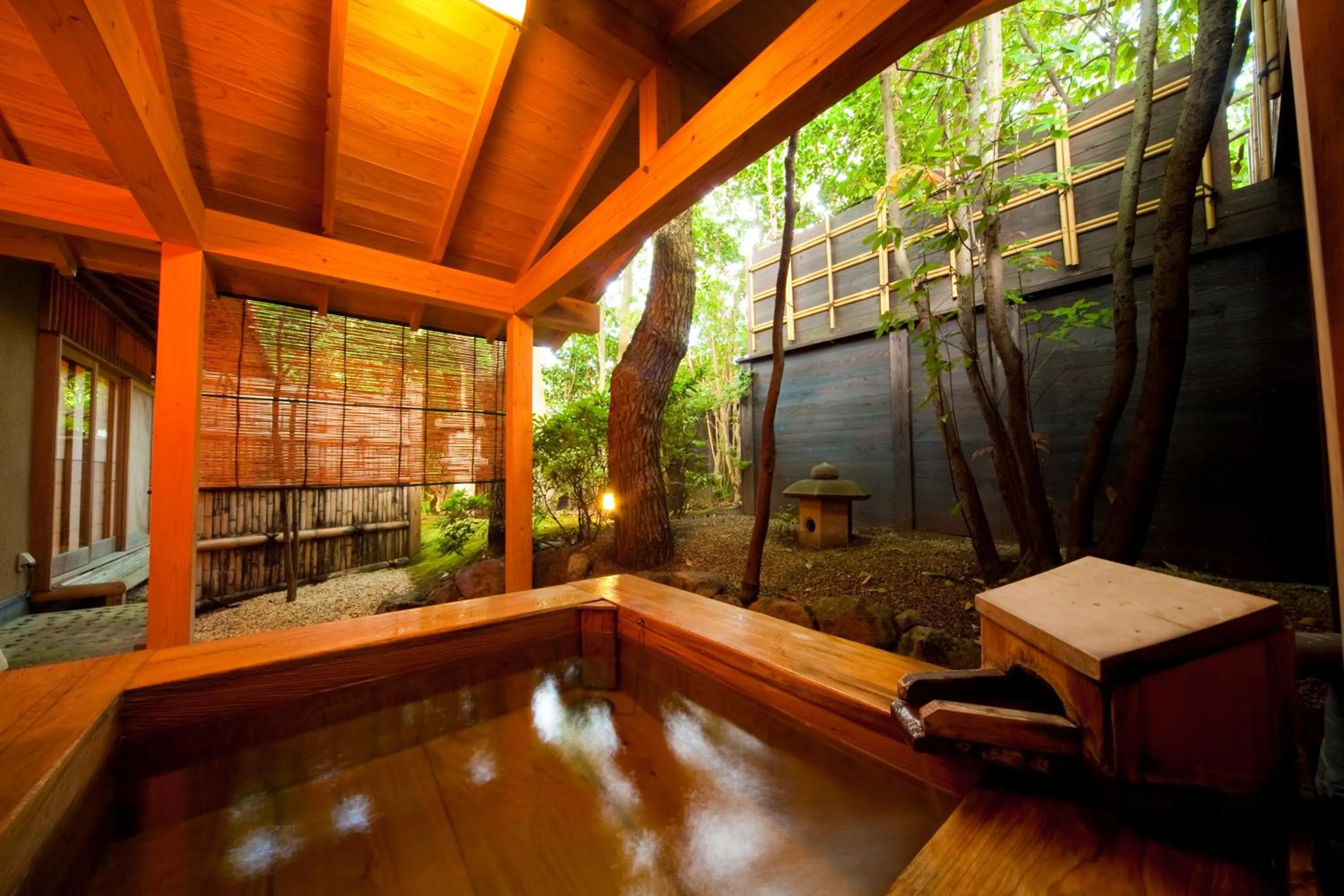 Hot Spring Bath in Ryotei Tanokura