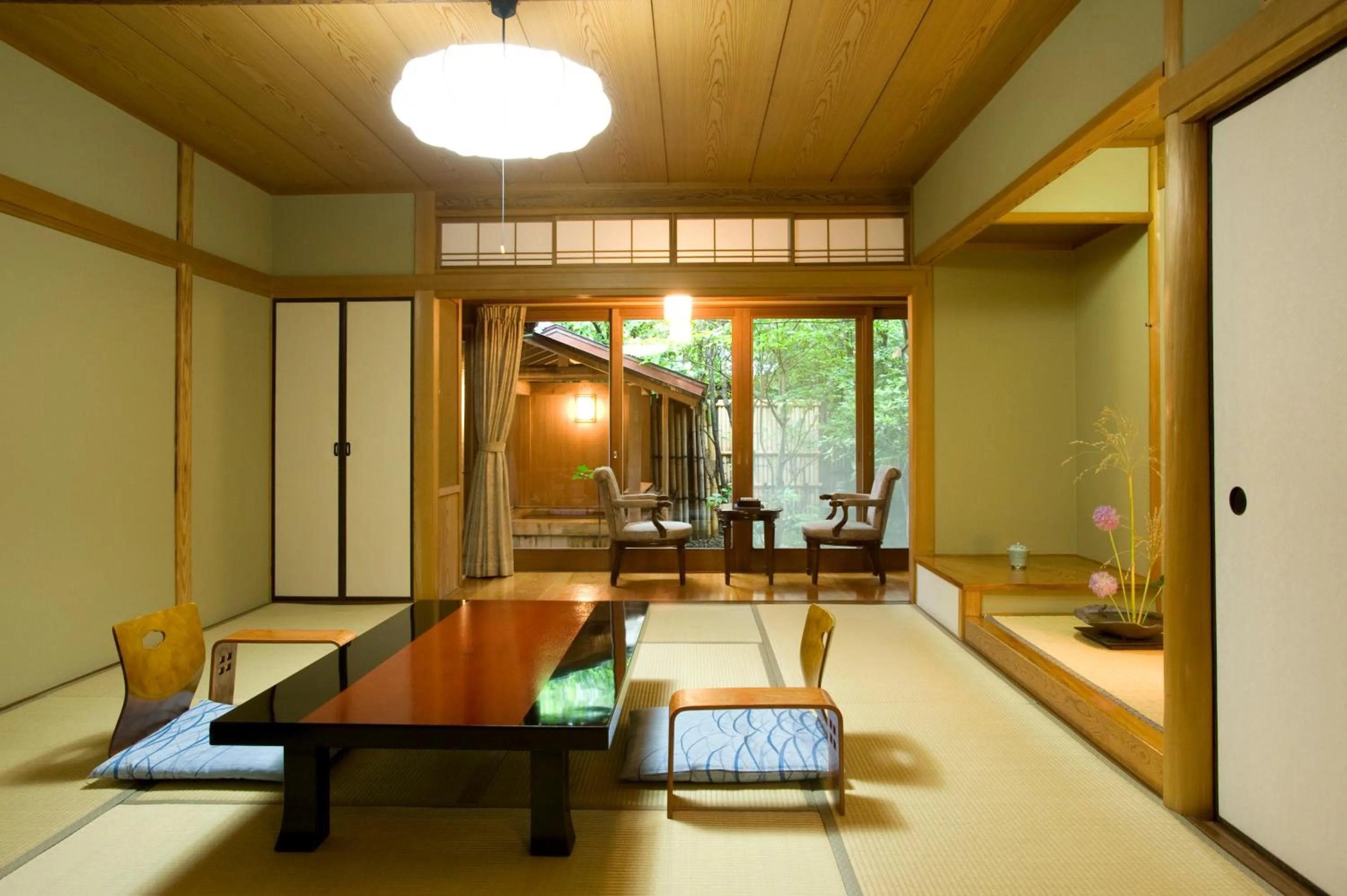 Living room in Ryotei Tanokura