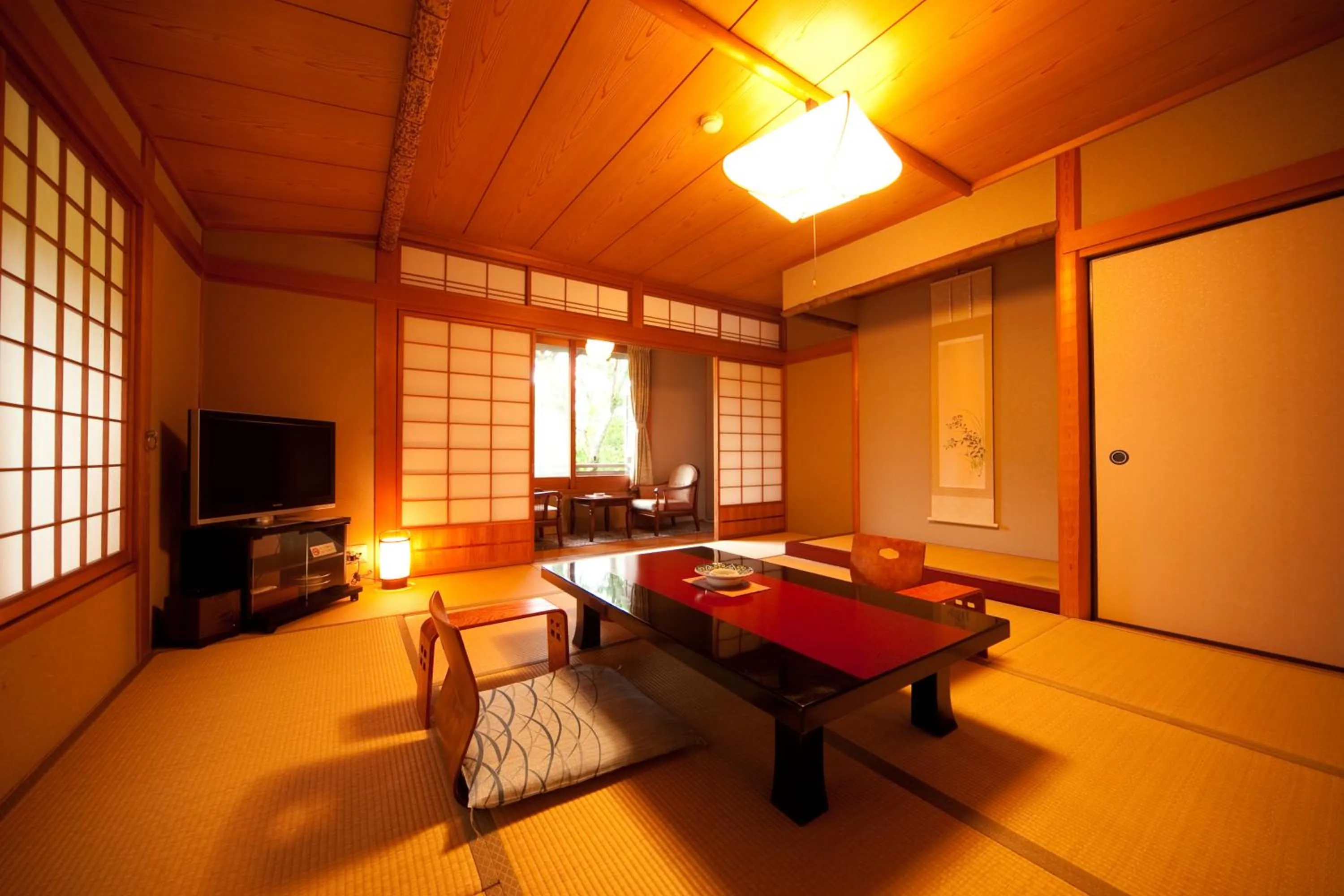 Photo of the whole room in Ryotei Tanokura