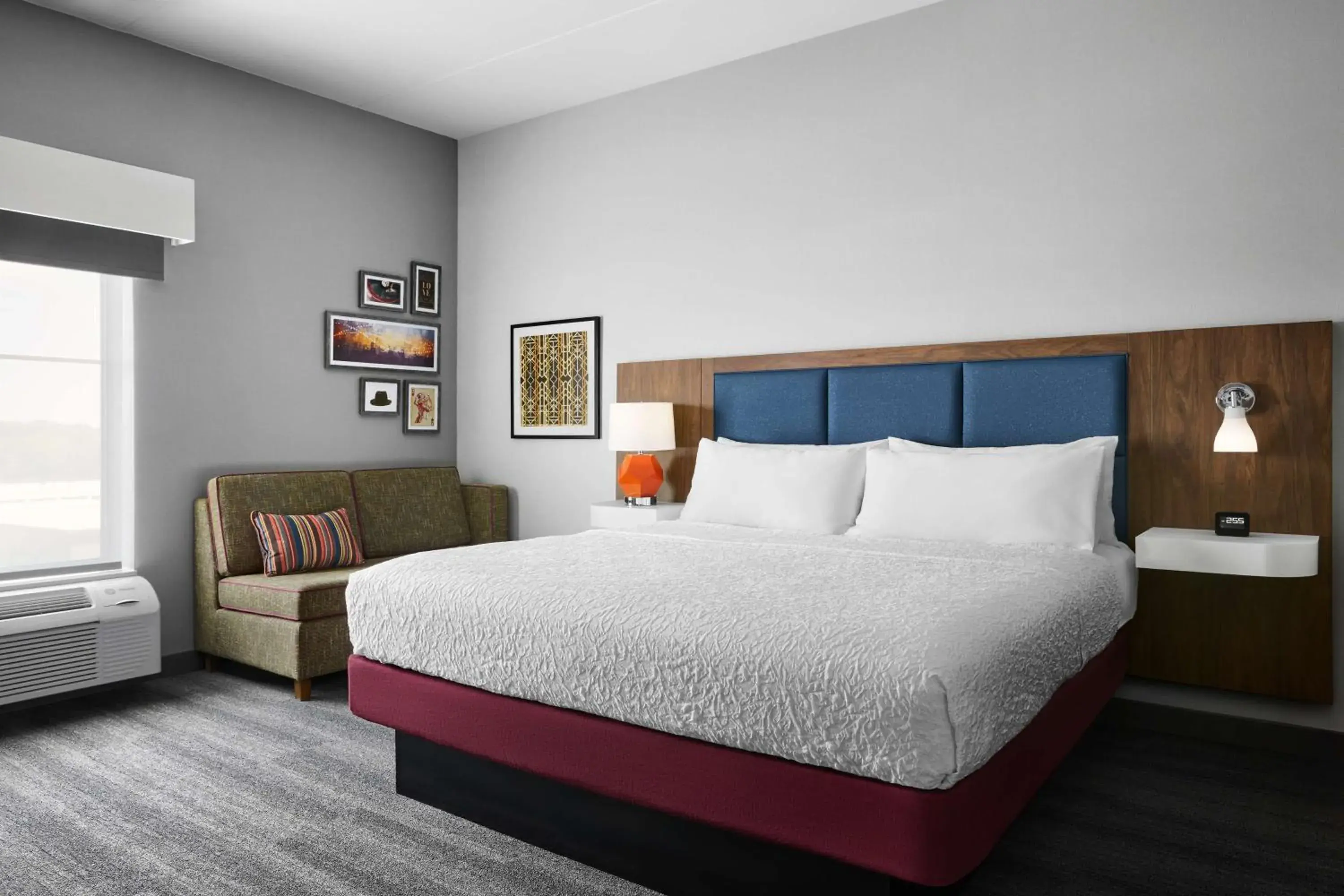 King Room in Hampton Inn & Suites Charlotte Steele Creek Road, NC King Room in Hampton Inn & Suites Charlotte Steele Creek Road, NC