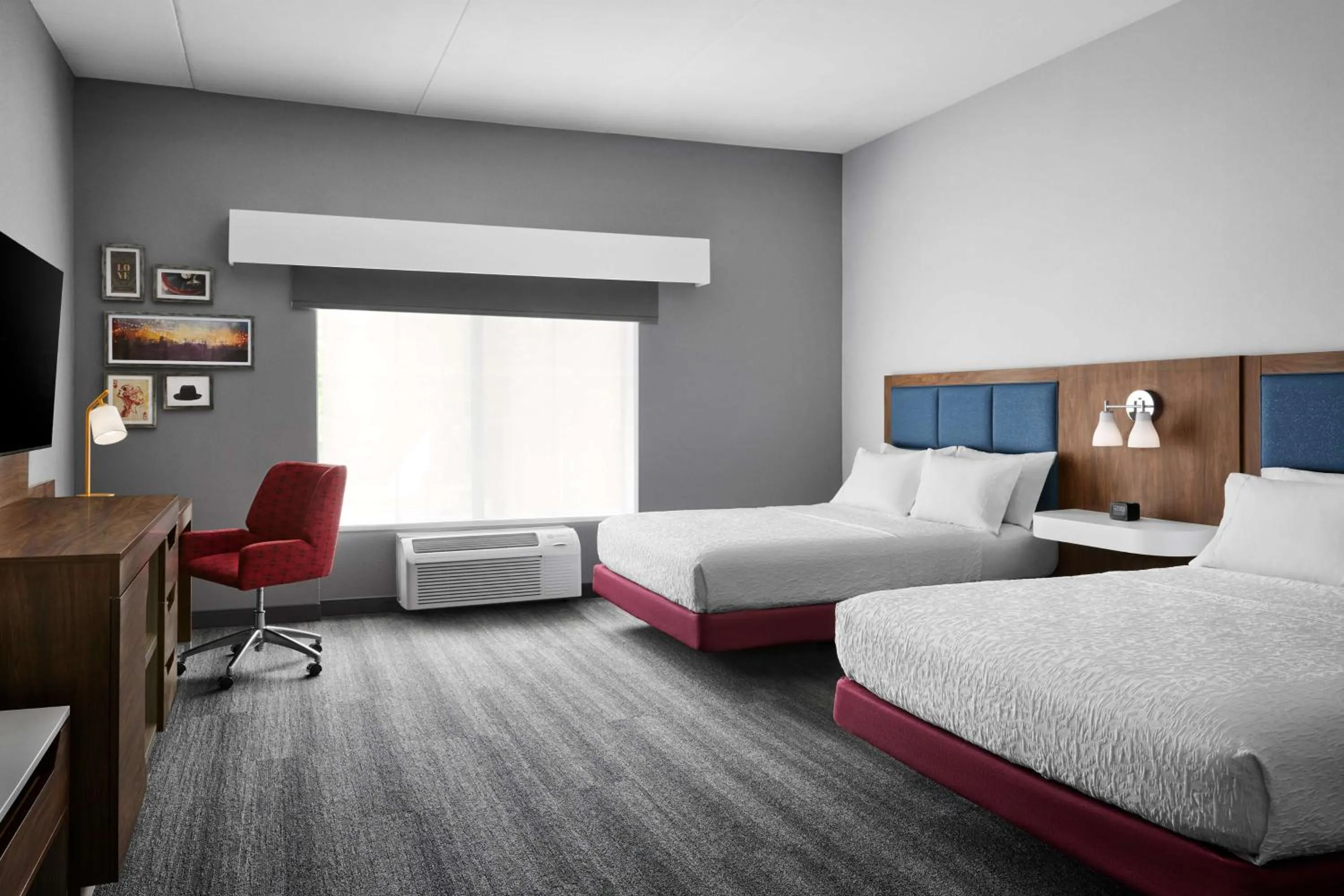 Bed in Hampton Inn & Suites Charlotte Steele Creek Road, NC