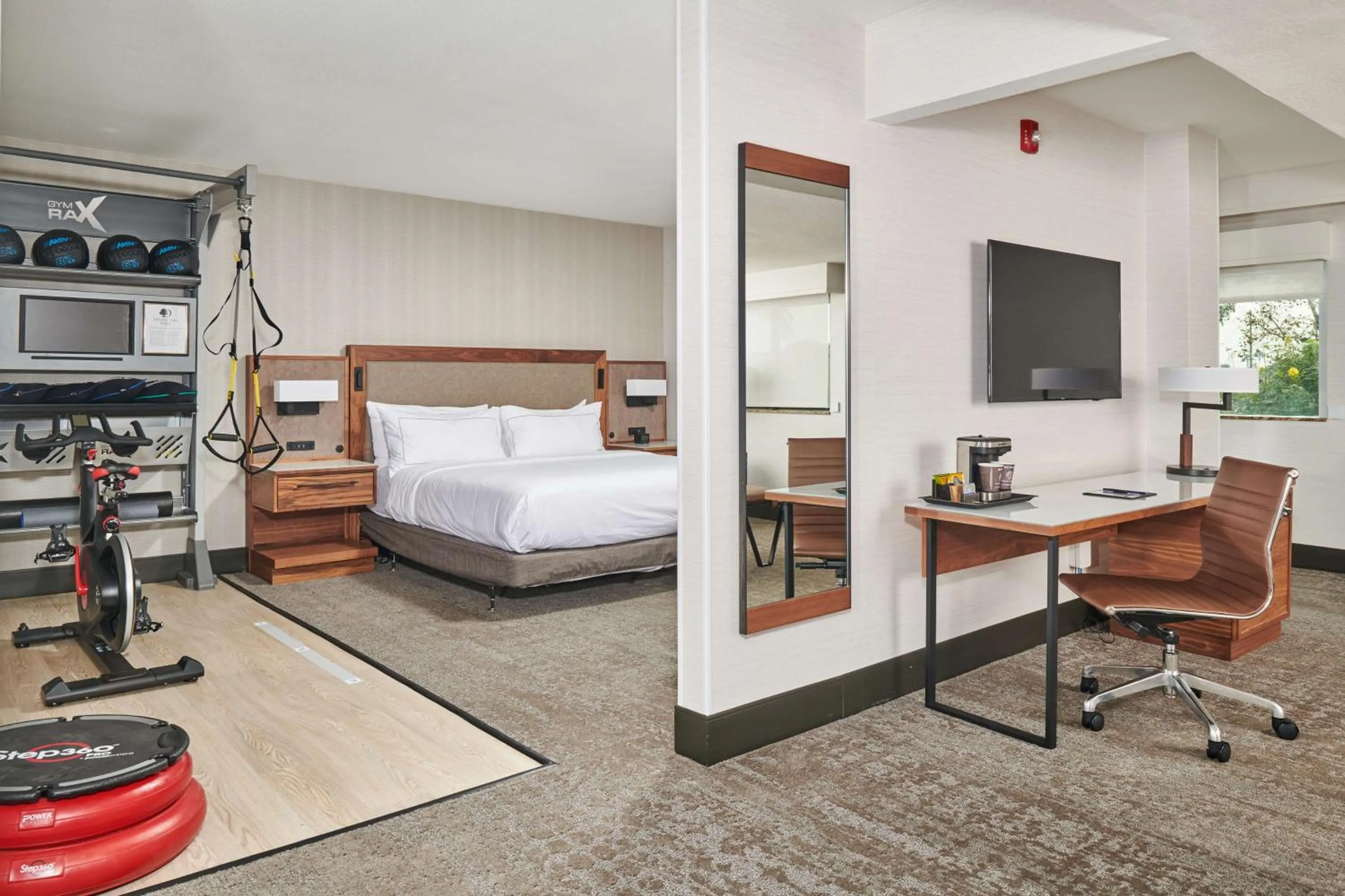Bedroom, Bed in Doubletree By Hilton Fullerton