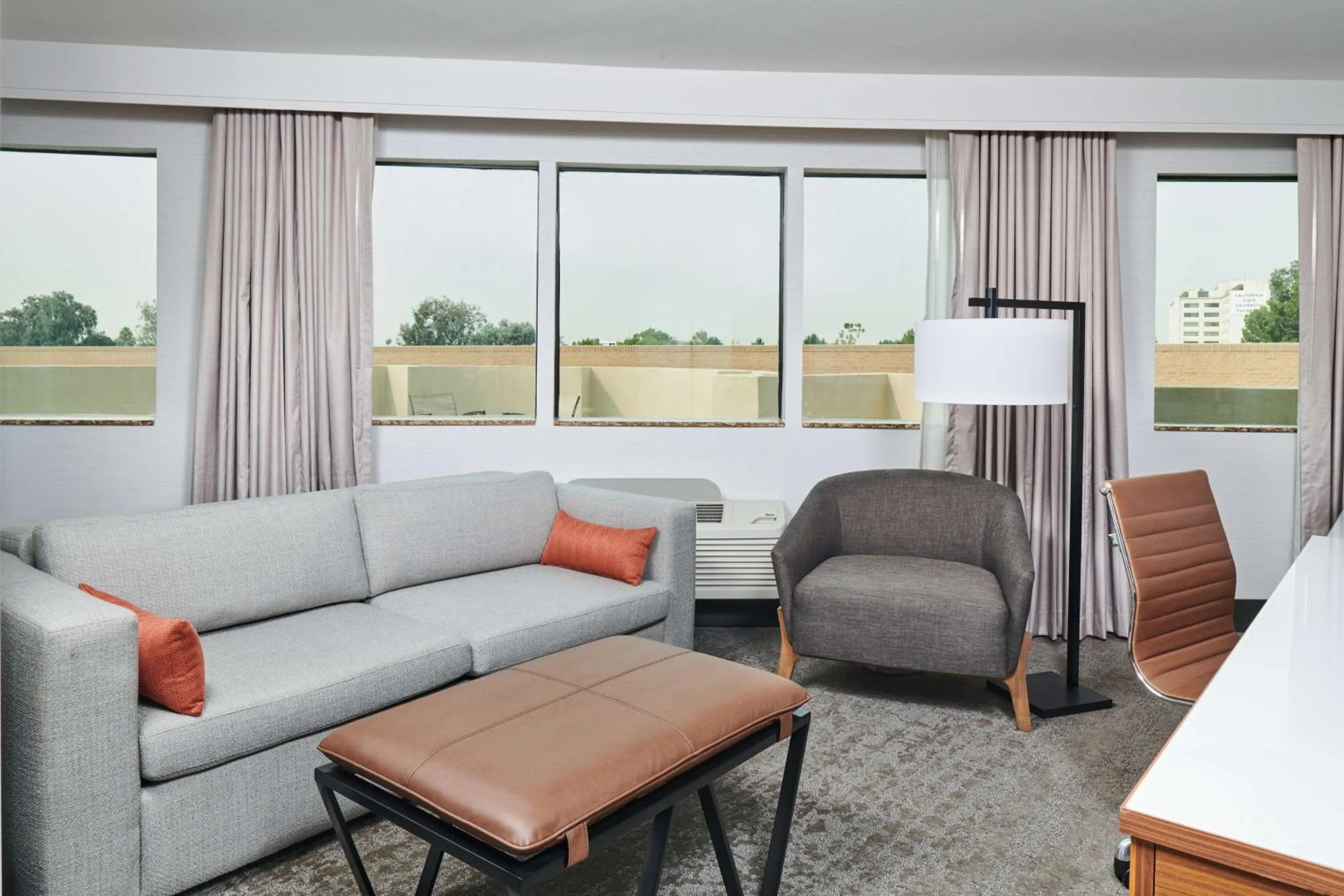 Living room in Doubletree By Hilton Fullerton