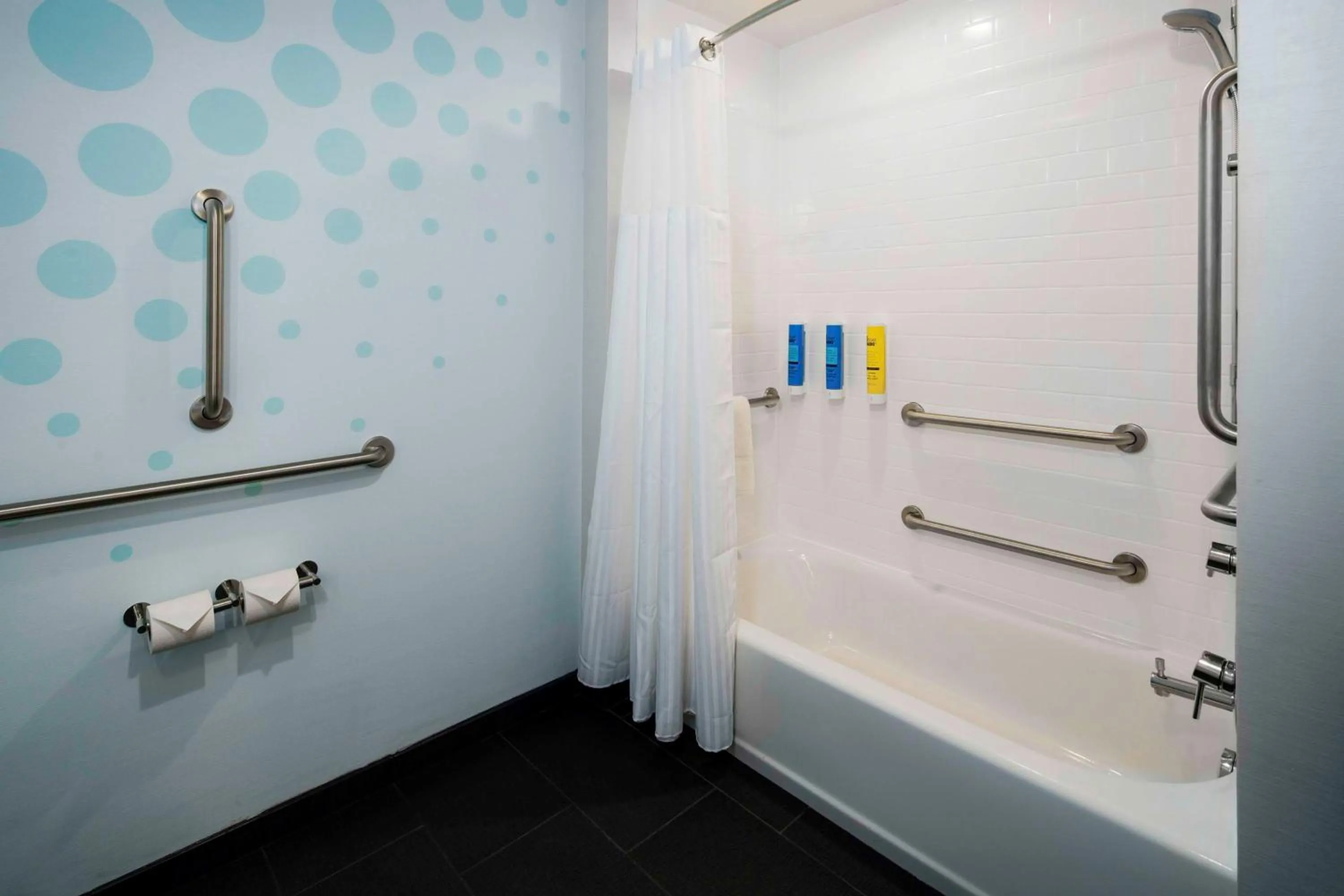 Bathroom in Tru By Hilton Goodyear Phoenix West, Az