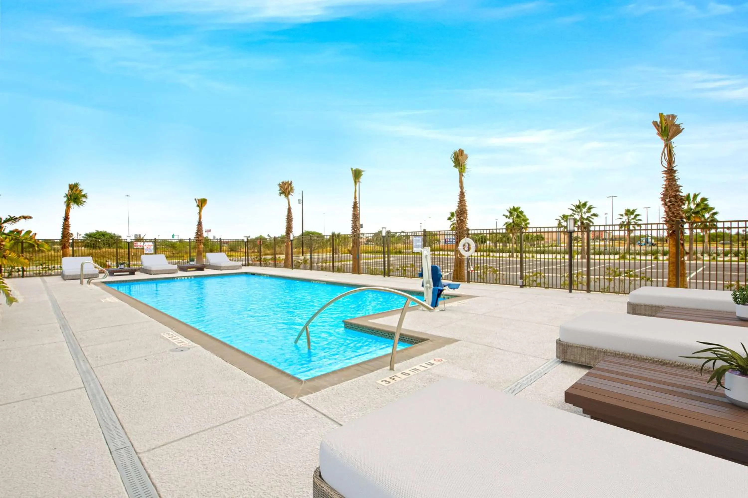 Pool view in Hilton Garden Inn Harlingen Convention Center, Tx