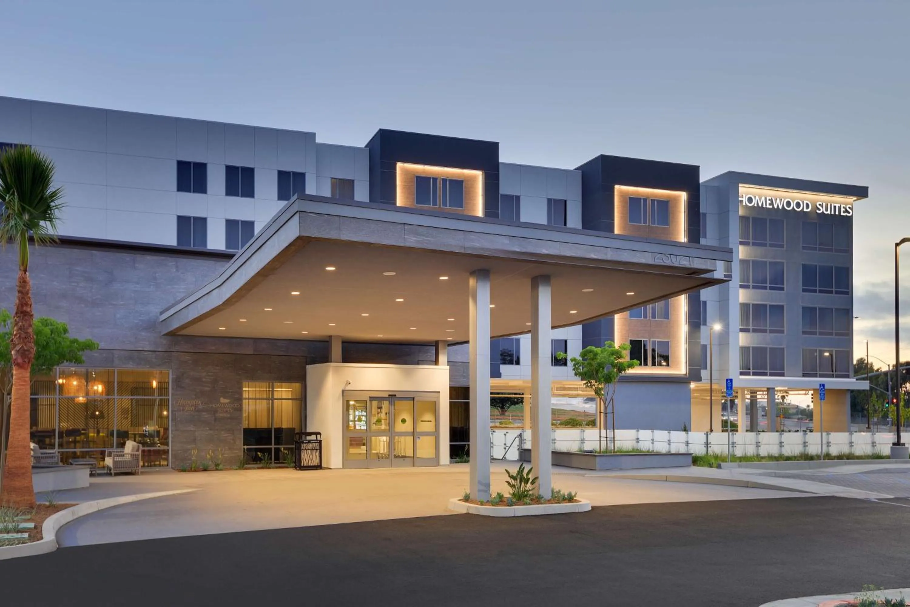 Property building in Homewood Suites By Hilton Irvine Spectrum Lake Forest