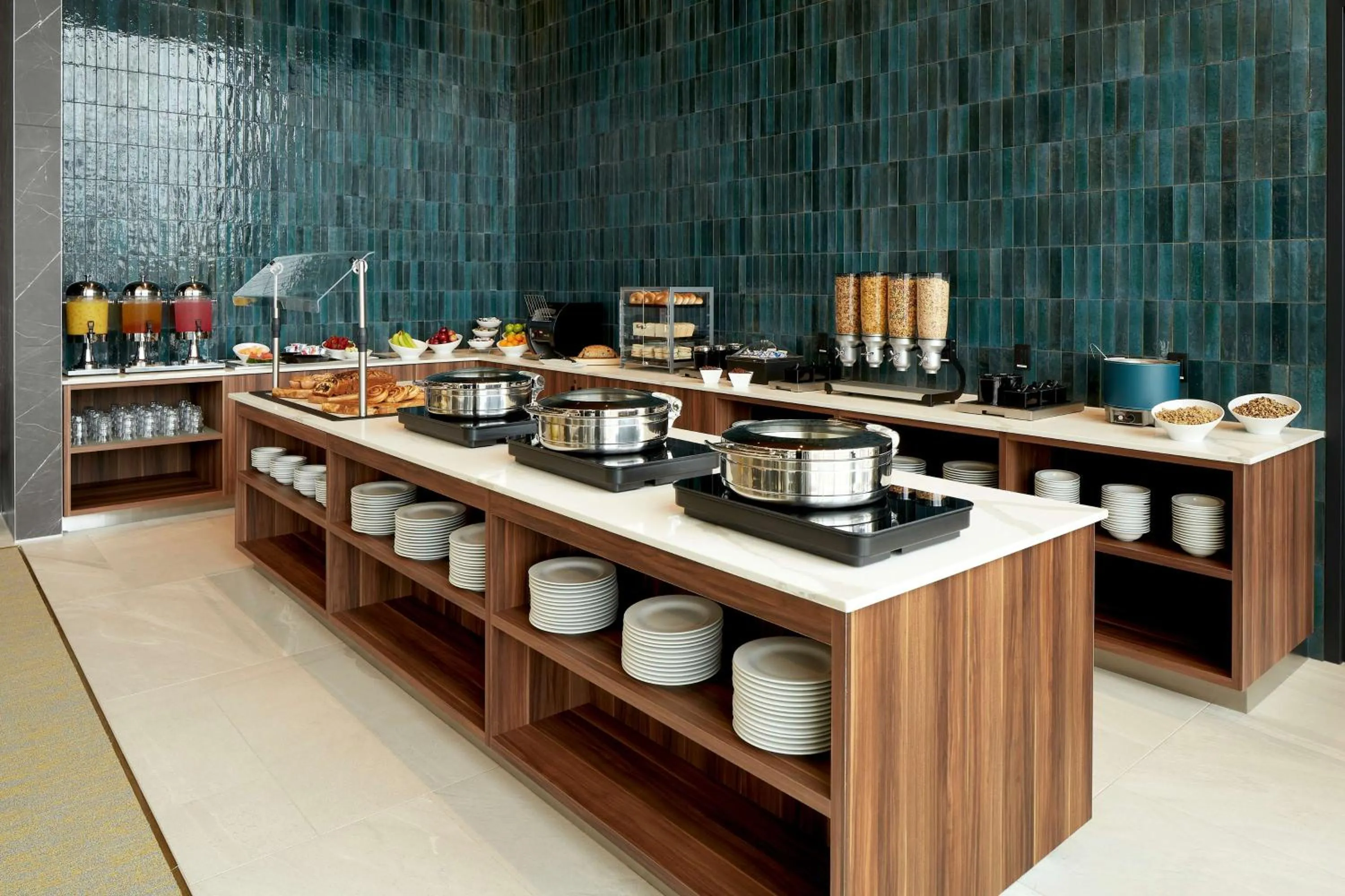 Breakfast in Homewood Suites By Hilton Montreal Midtown