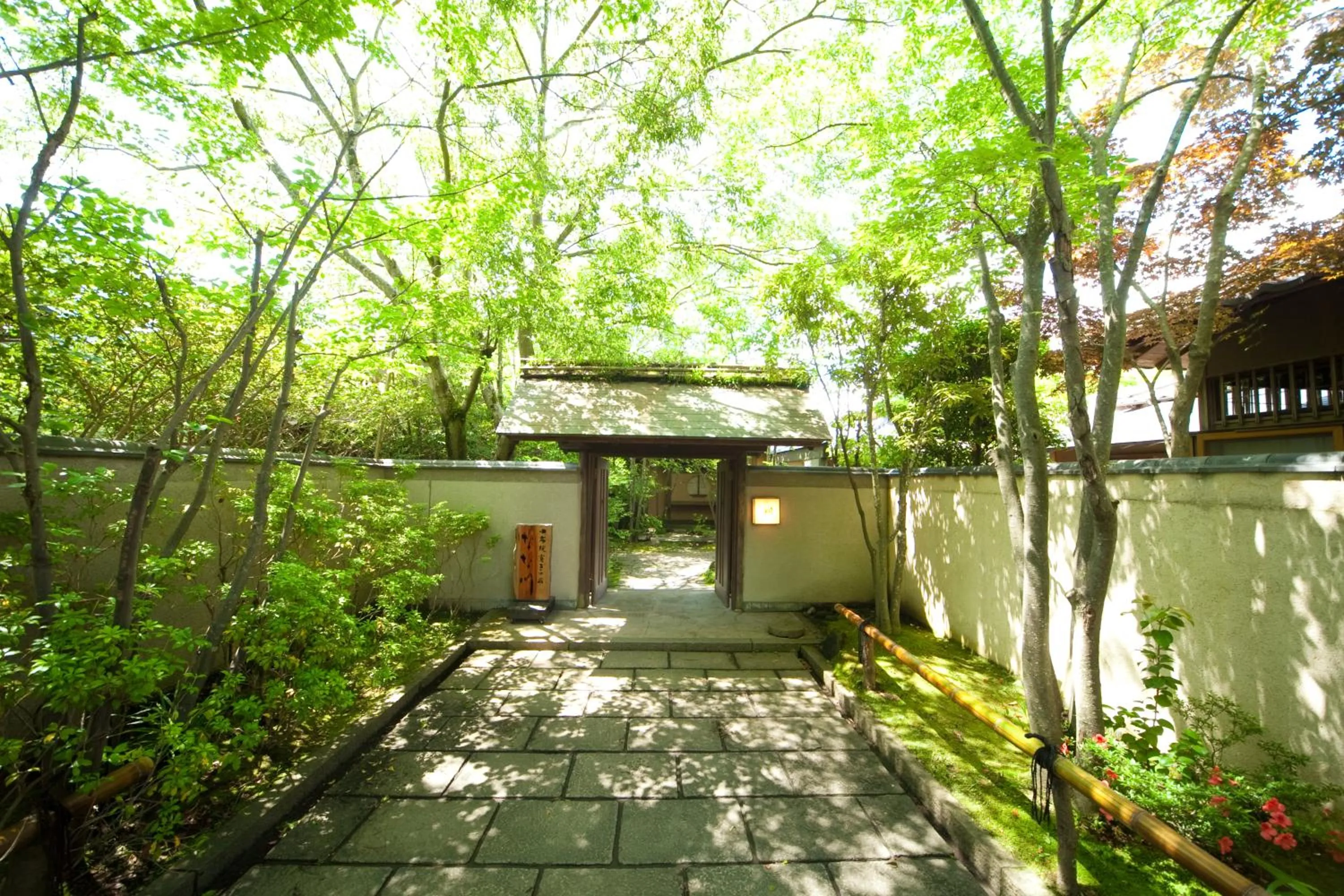 Facade/entrance in Kutsurogi-no-Yado Nanakawa