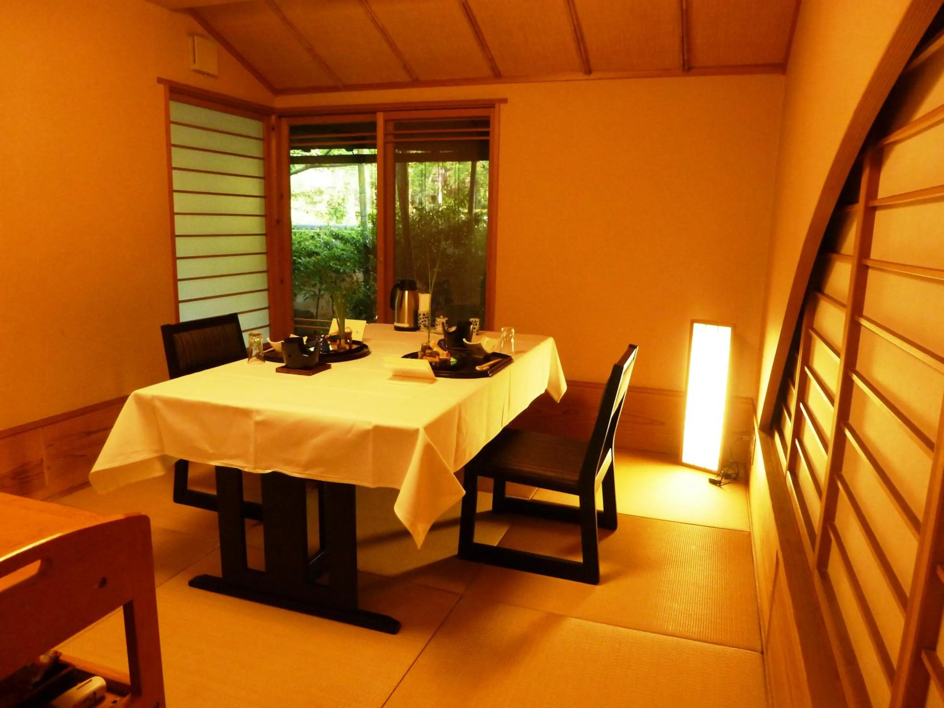 Restaurant/places to eat in Kutsurogi-no-Yado Nanakawa