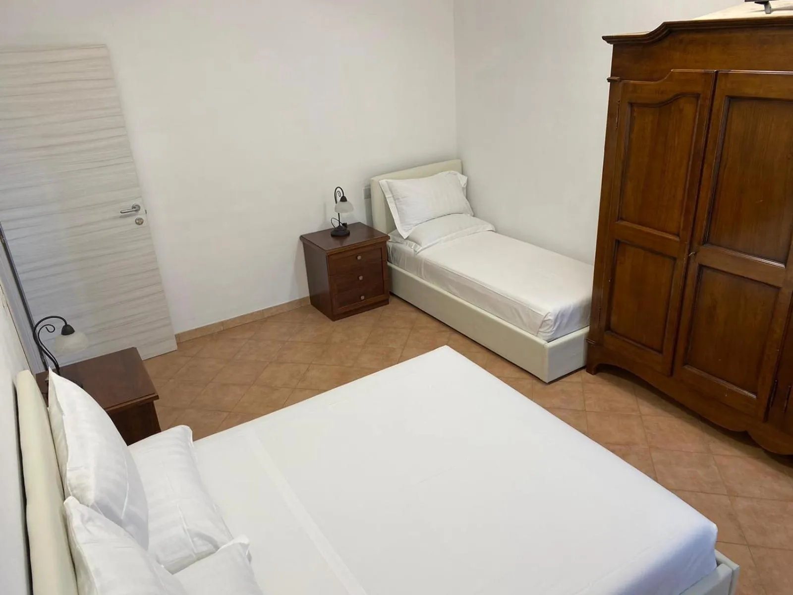 Photo of the whole room, Bed in B&B Giulia