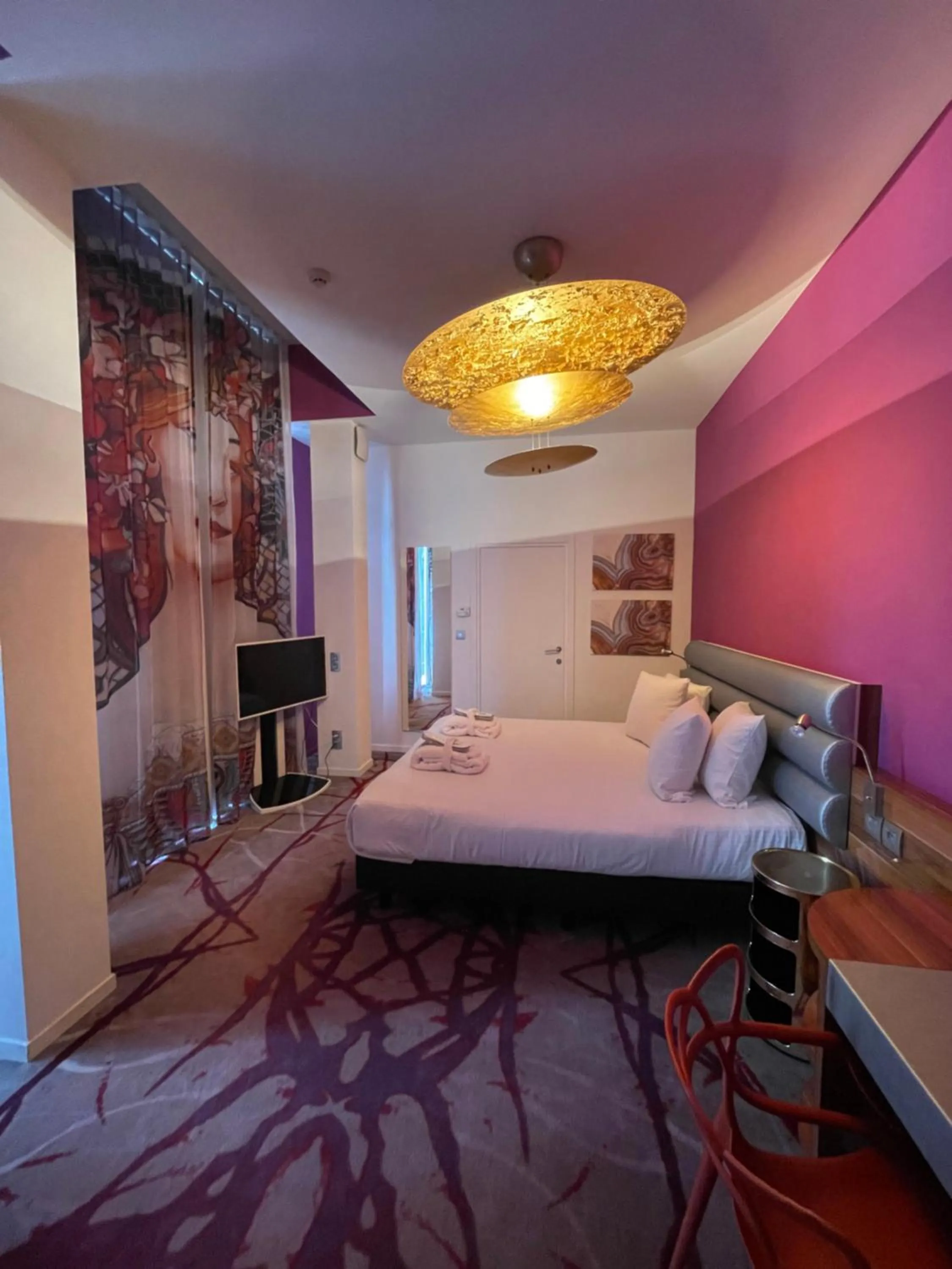 Photo of the whole room, Bed in Martin's Dream Hotel