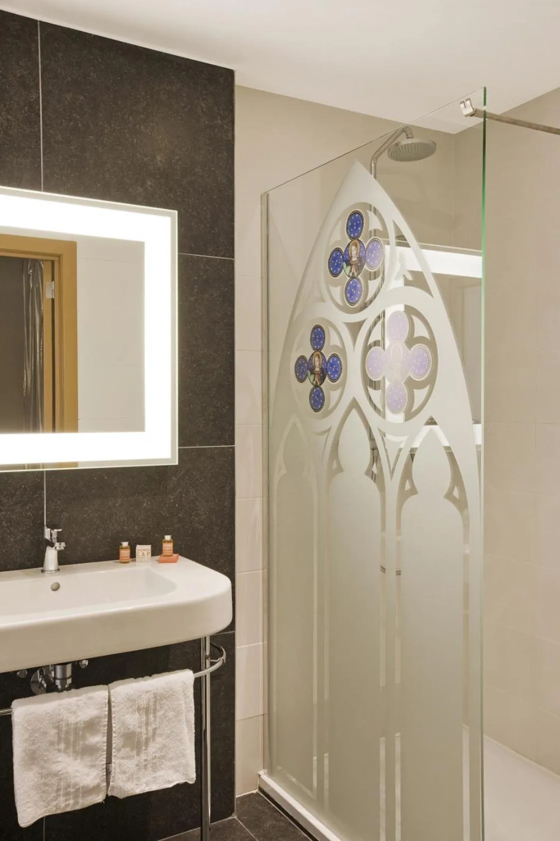 Shower in Martin's Dream Hotel