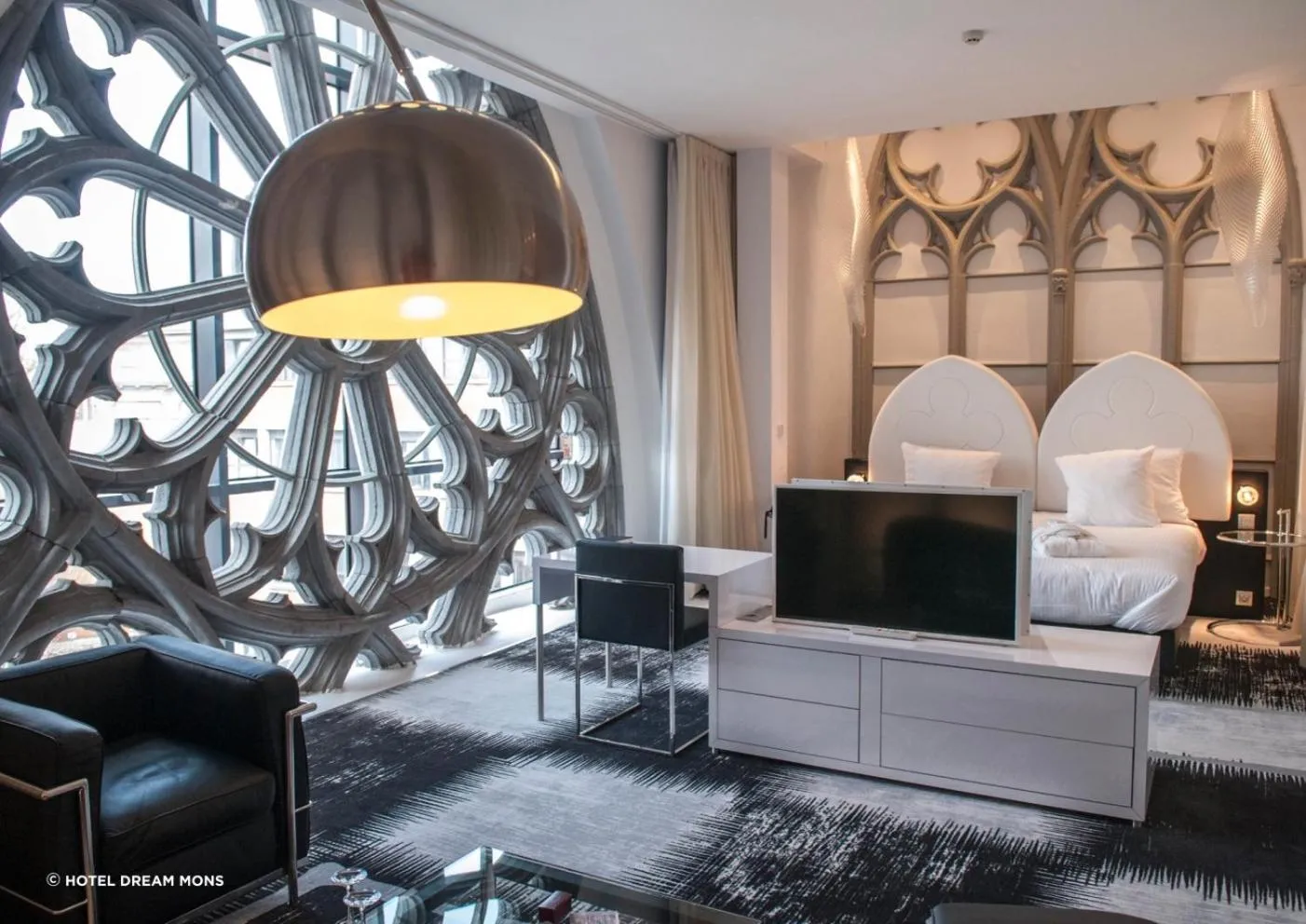 TV and multimedia in Martin's Dream Hotel