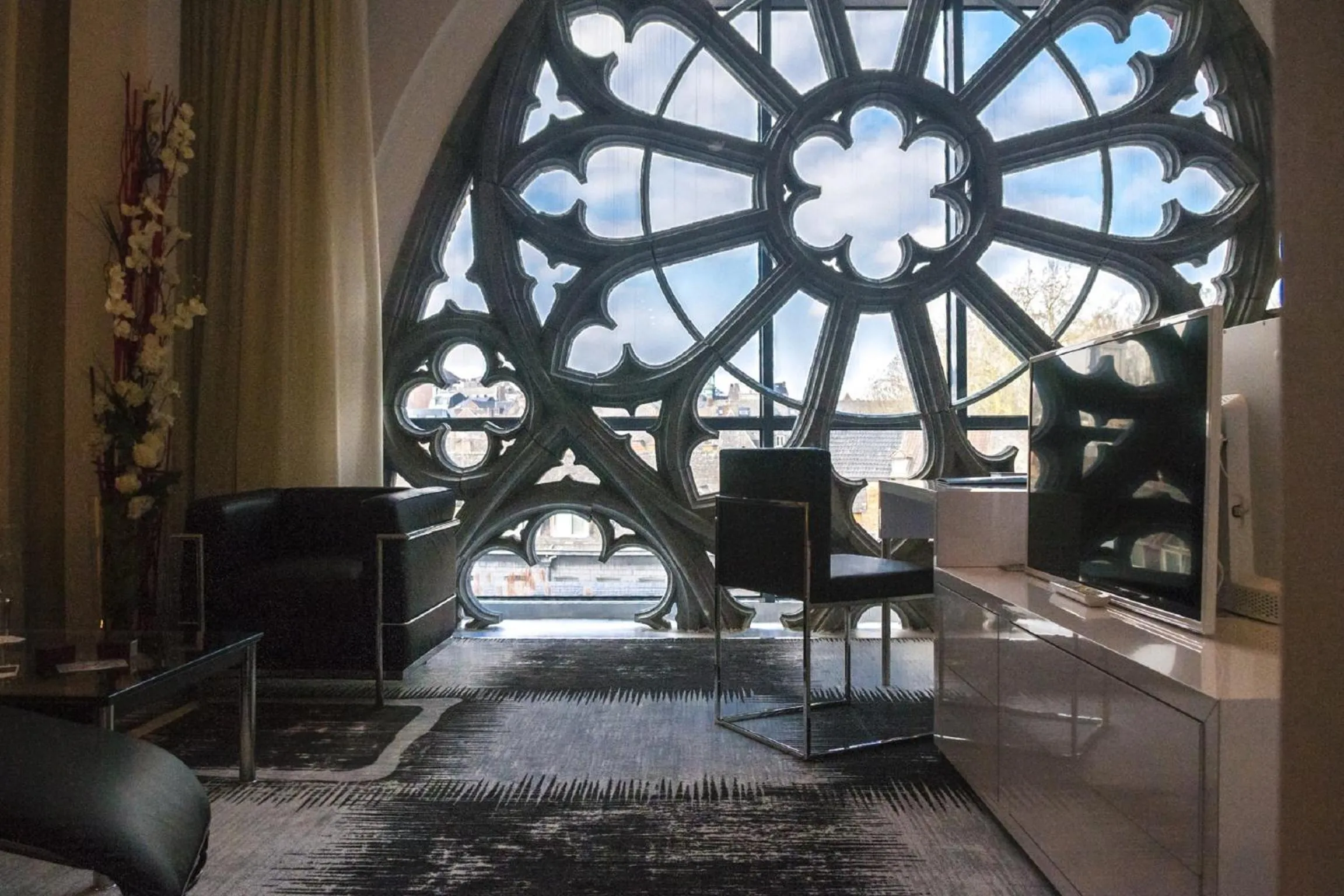 Day in Martin's Dream Hotel