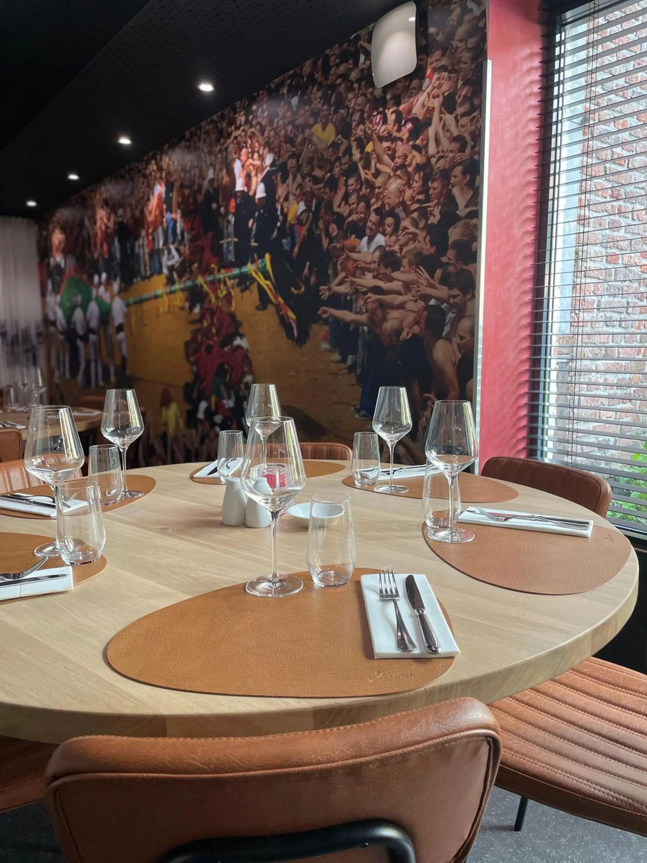 Restaurant/places to eat in Martin's Dream Hotel