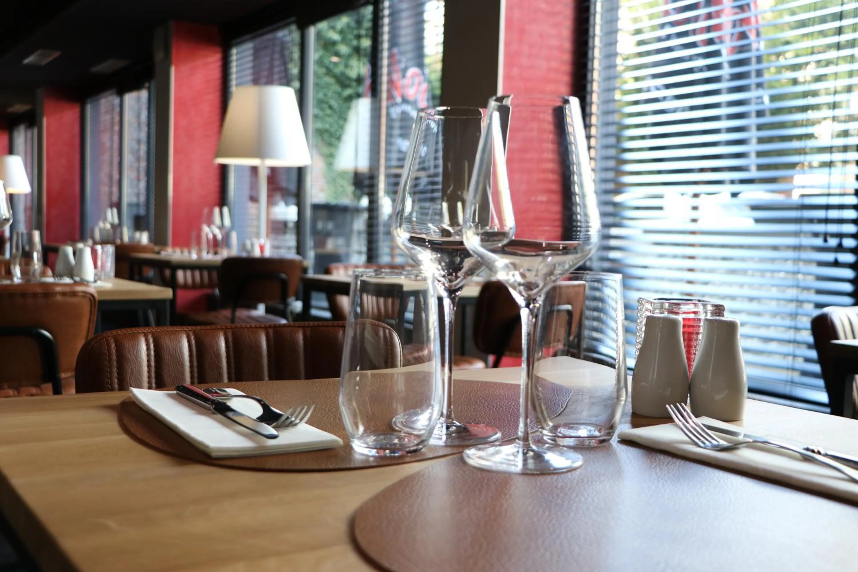 Restaurant/places to eat in Martin's Dream Hotel