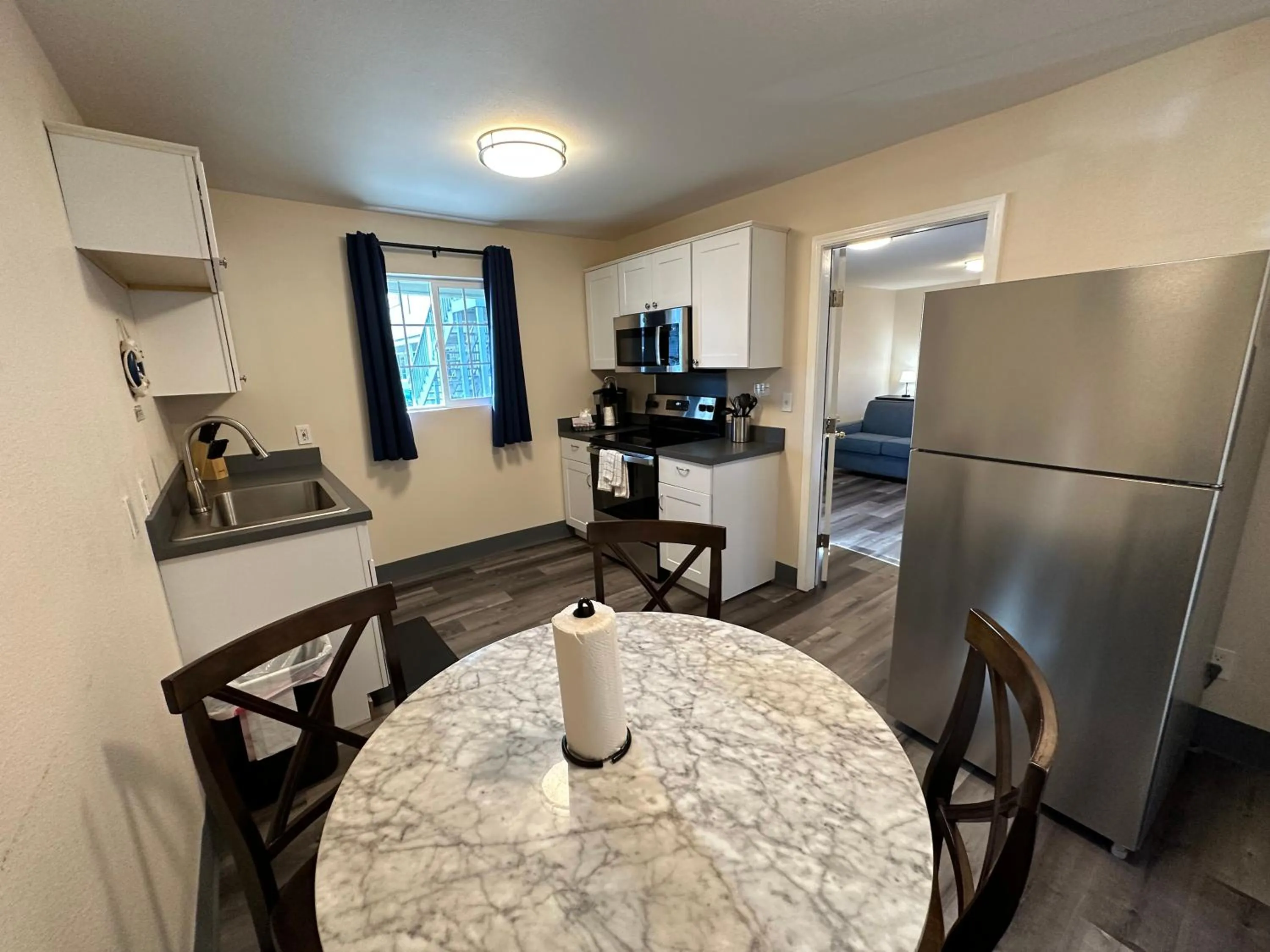 Kitchen or kitchenette in Coastal Inn and Suites
