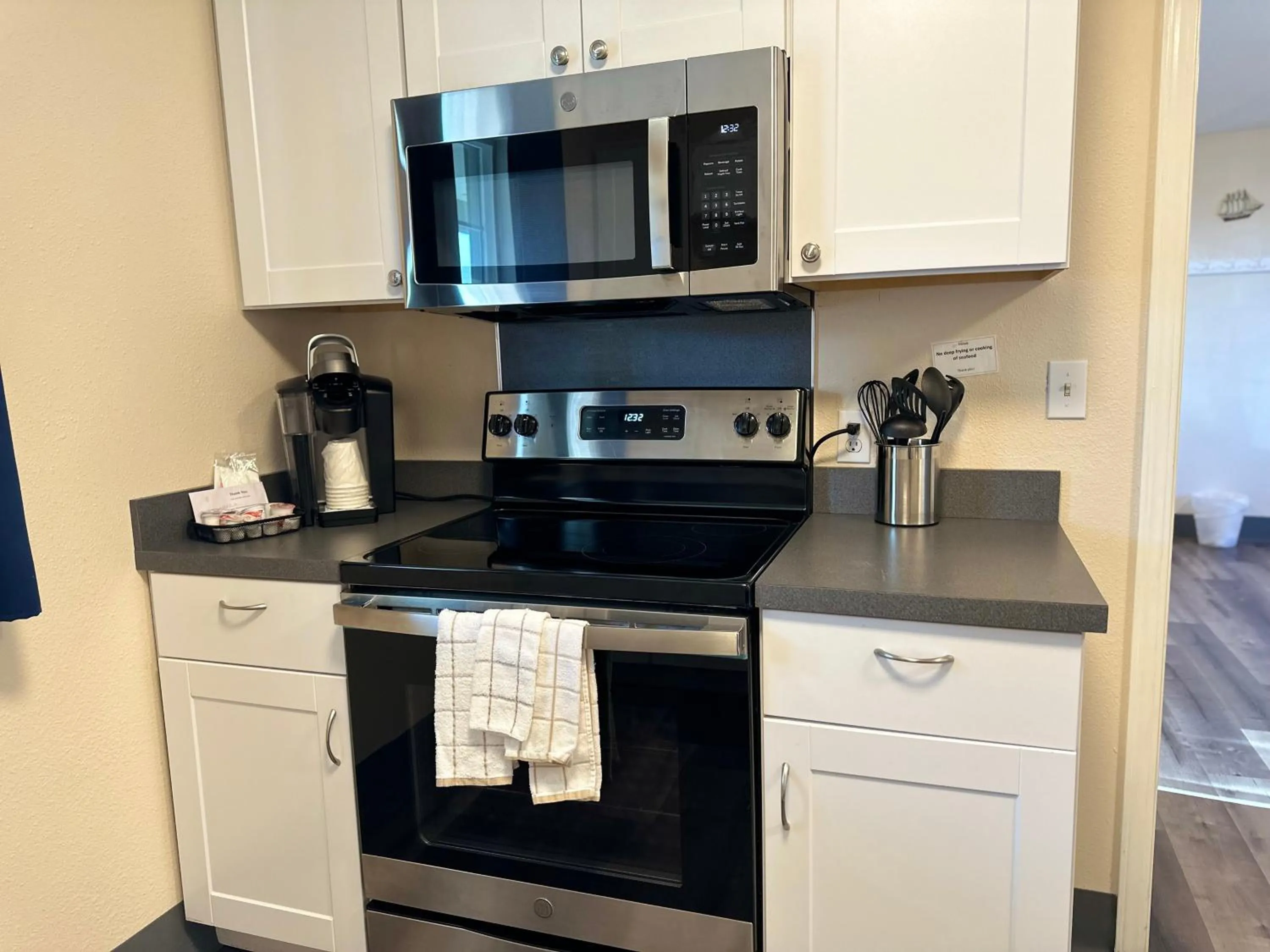 Kitchen or kitchenette in Coastal Inn and Suites