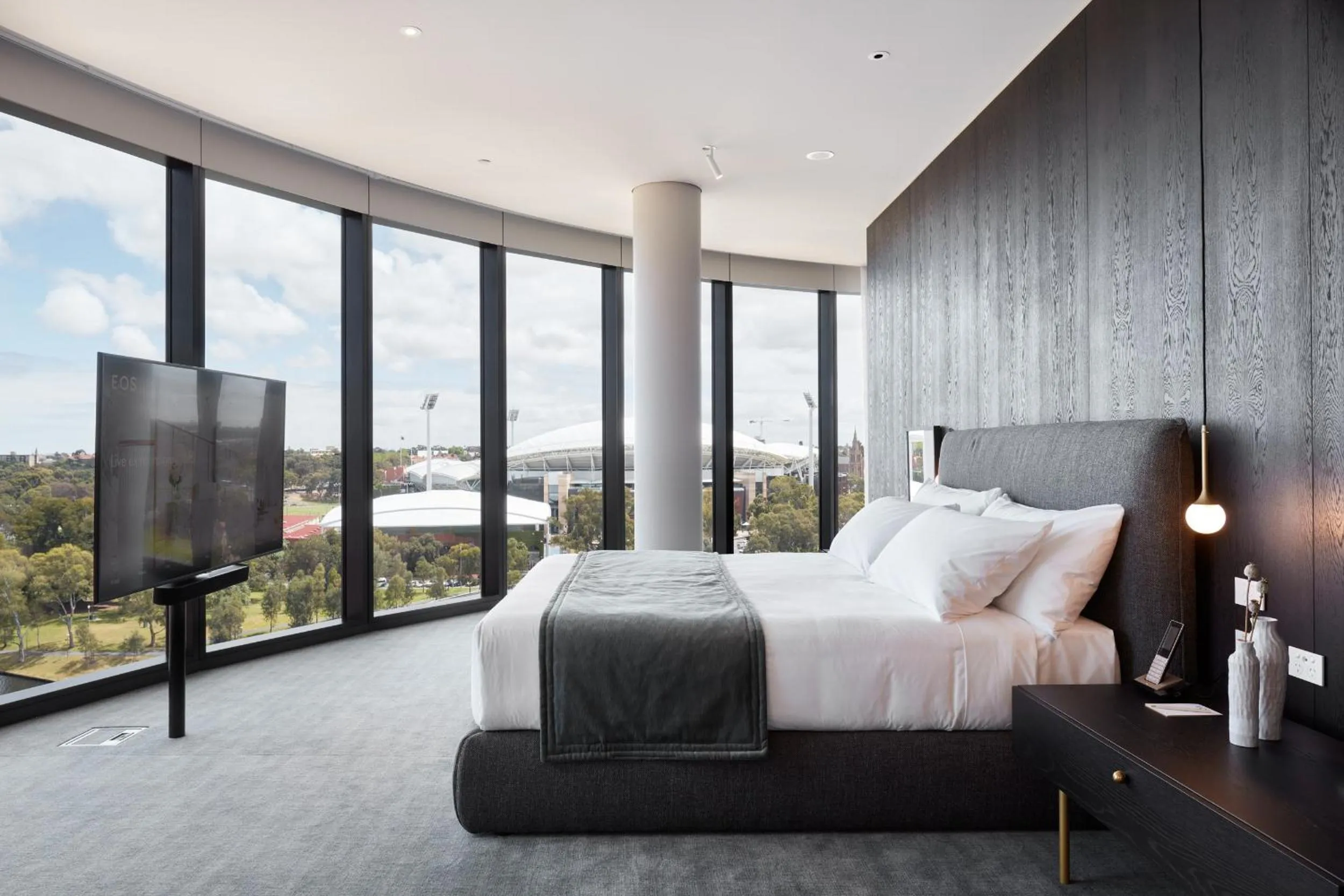 Landmark view, Bed in Eos by SkyCity