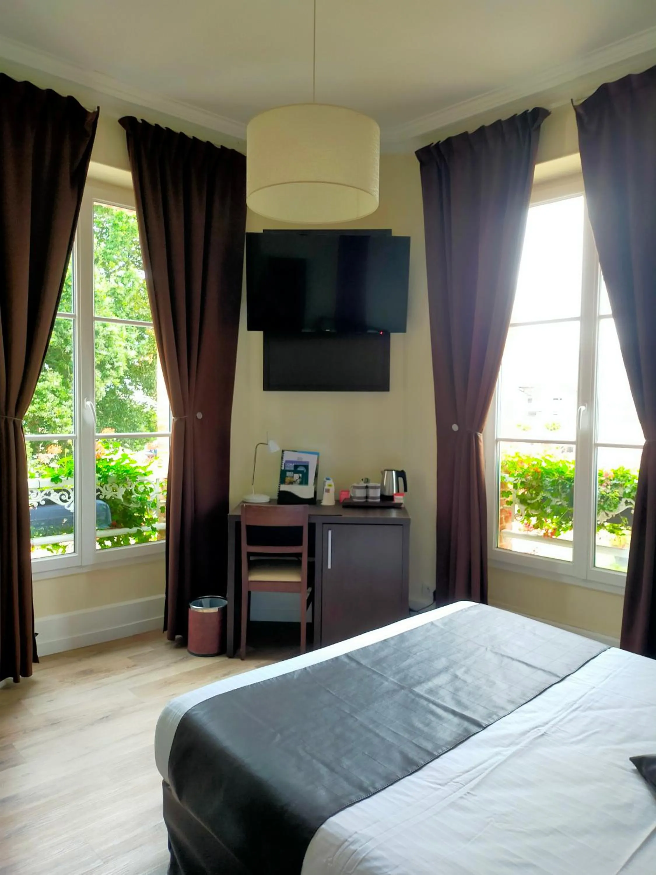 Logis Hotels Restaurants- Villa des Bordes