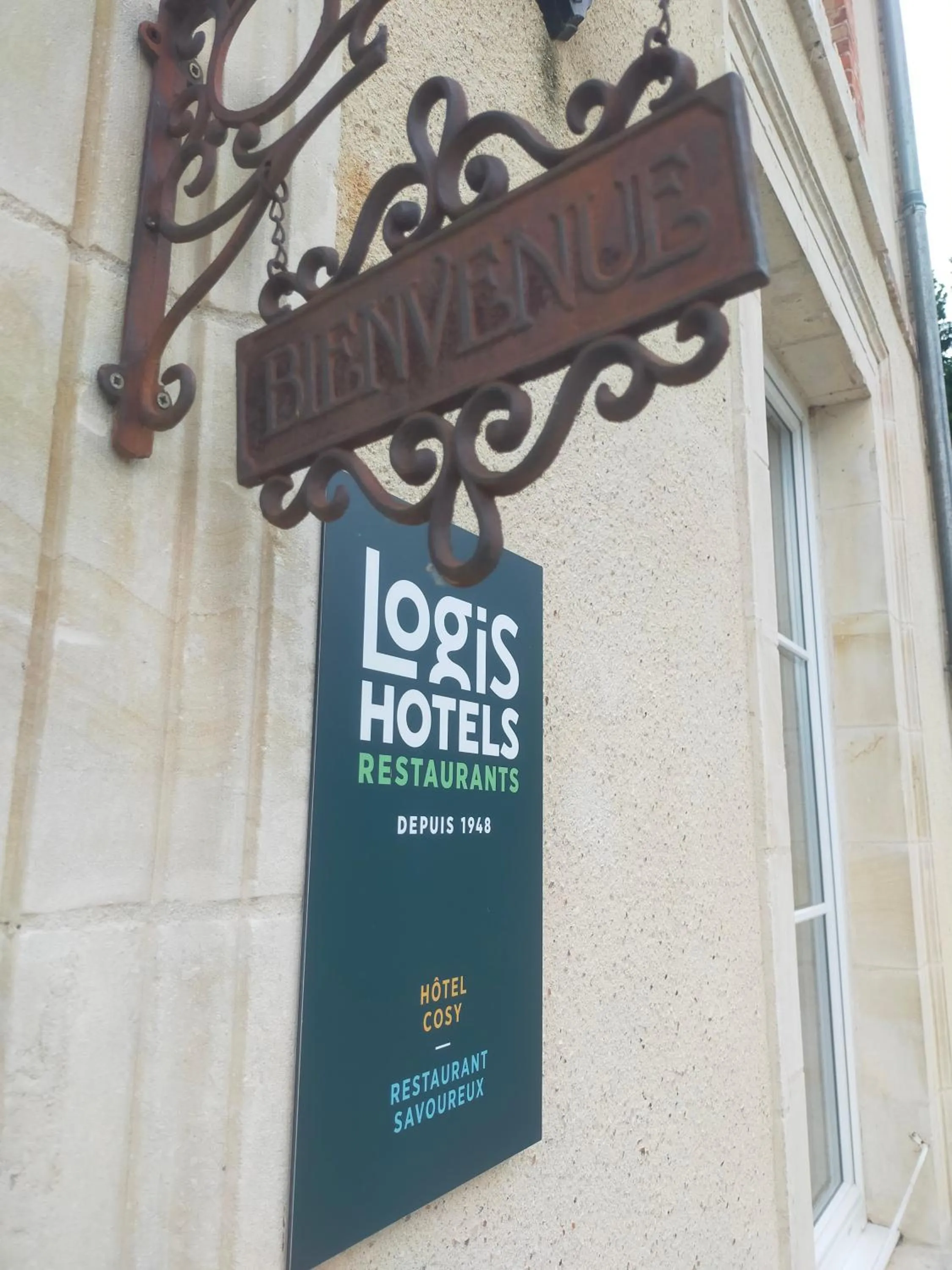 Logis Hotels Restaurants- Villa des Bordes