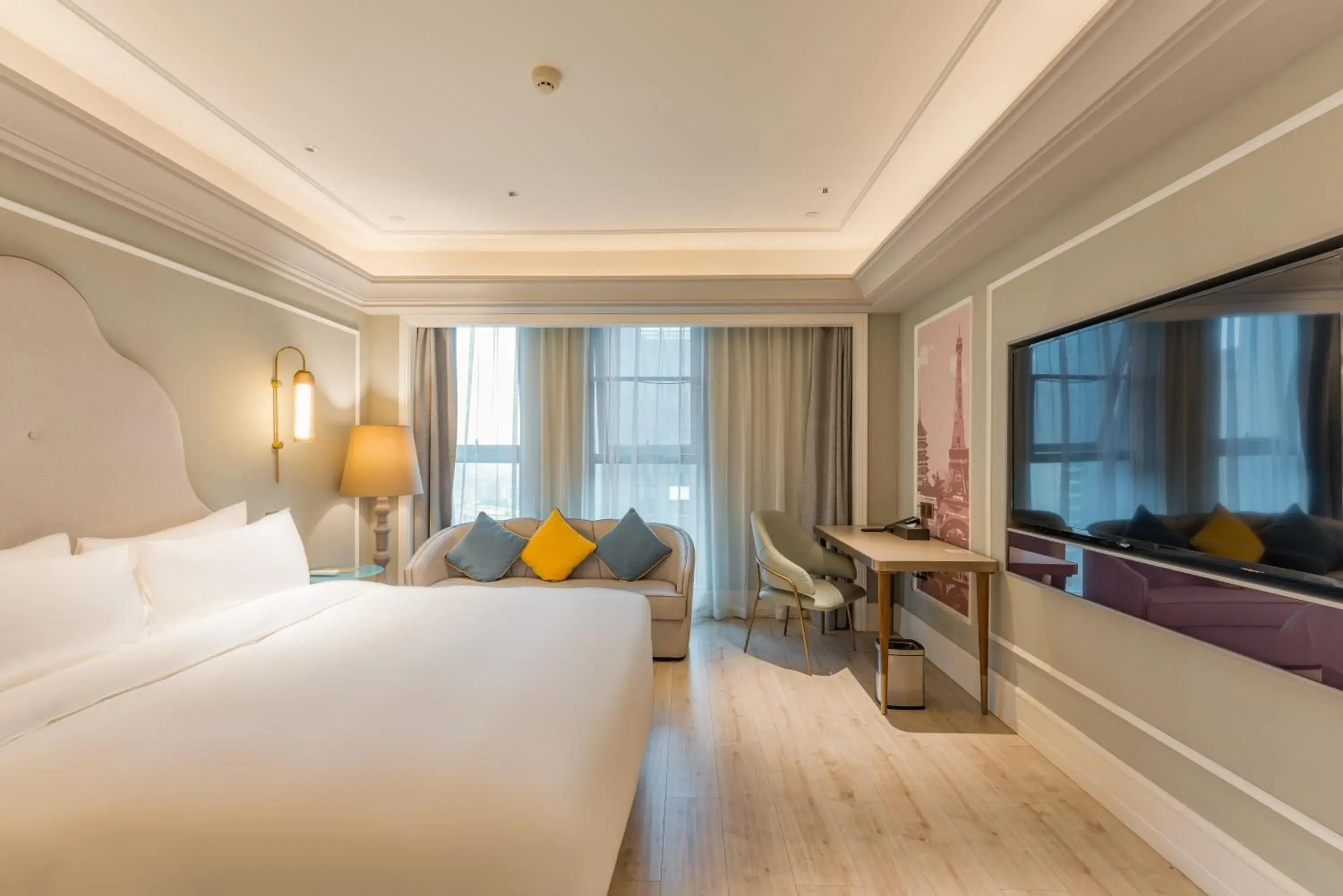 Deluxe Suite with One King Bed - single occupancy in Mercure Hotel Hangzhou East Railway Station Deluxe Suite with One King Bed - single occupancy in Mercure Hotel Hangzhou East Railway Station