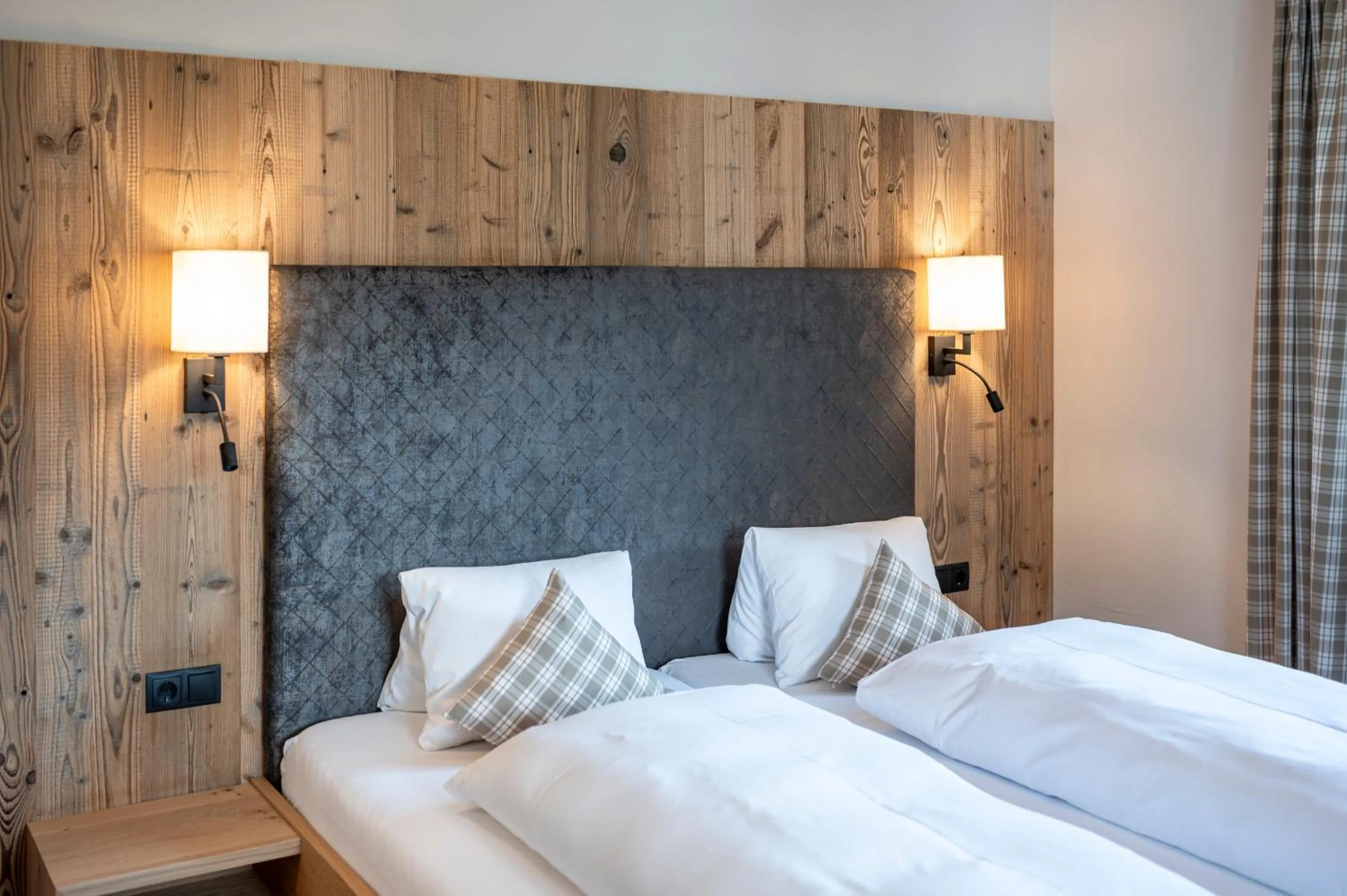 Bed in Aparthotel Stadler