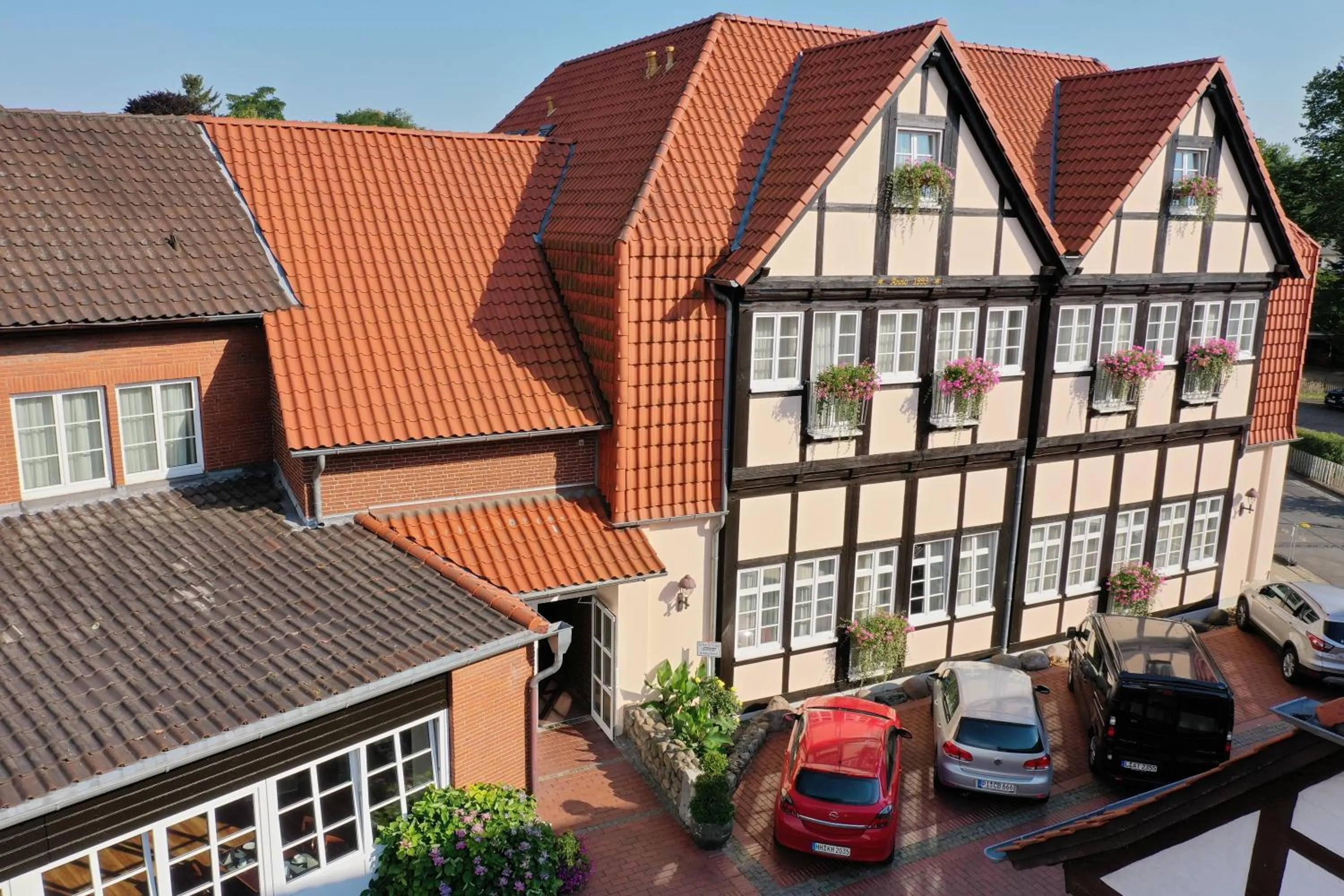 Property building in Hotel Deutsches Haus