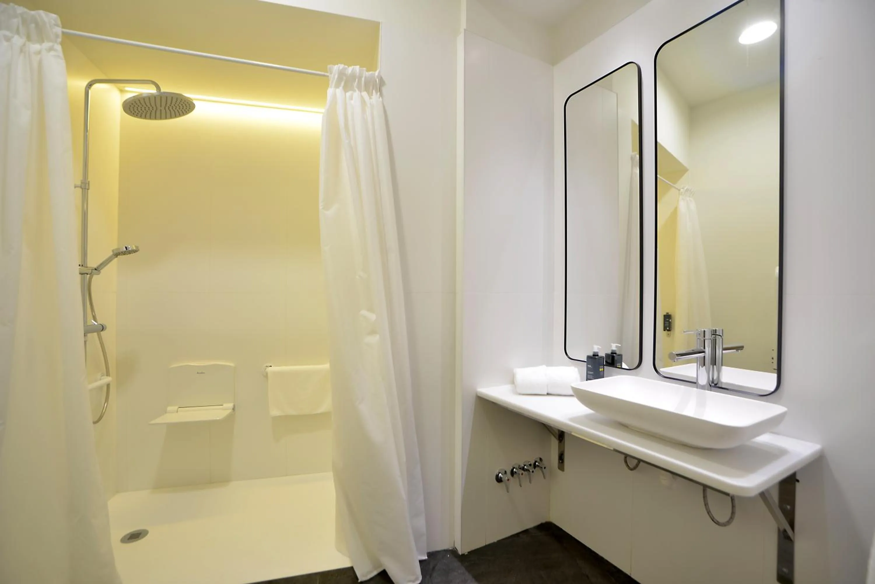 Bathroom in Plaza Mina Suites - Adults Recommended by Luxury Suites Cadiz