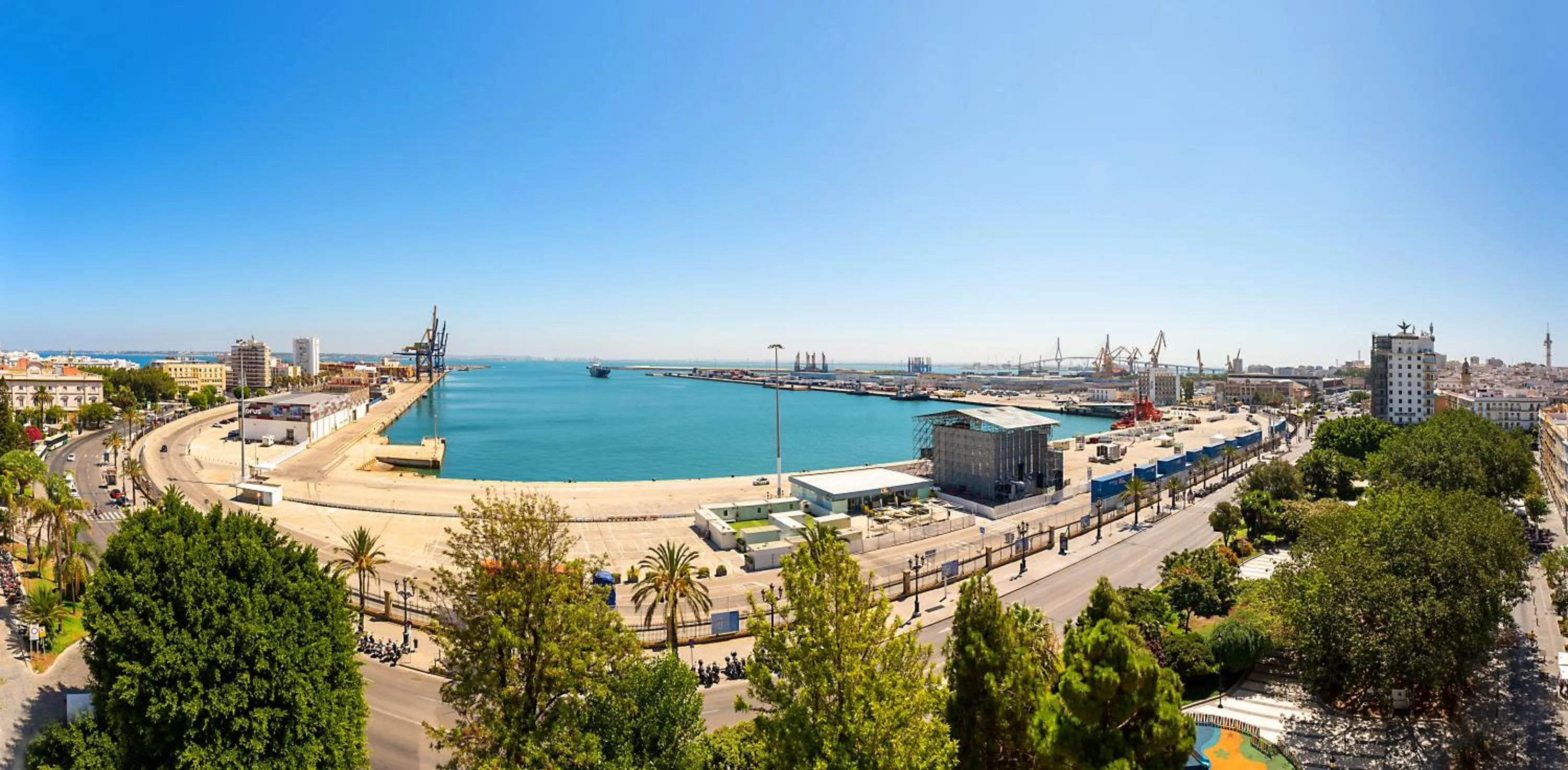 Sea view in Plaza Mina Suites - Adults Recommended by Luxury Suites Cadiz