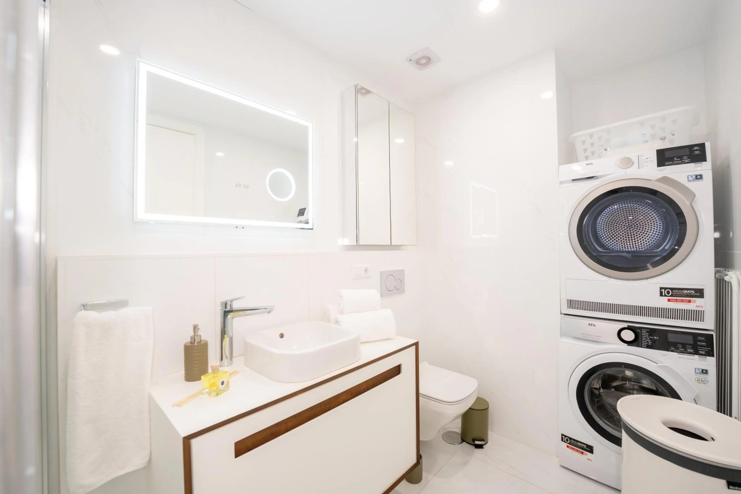 Bathroom in Plaza Mina Suites - Adults Recommended by Luxury Suites Cadiz