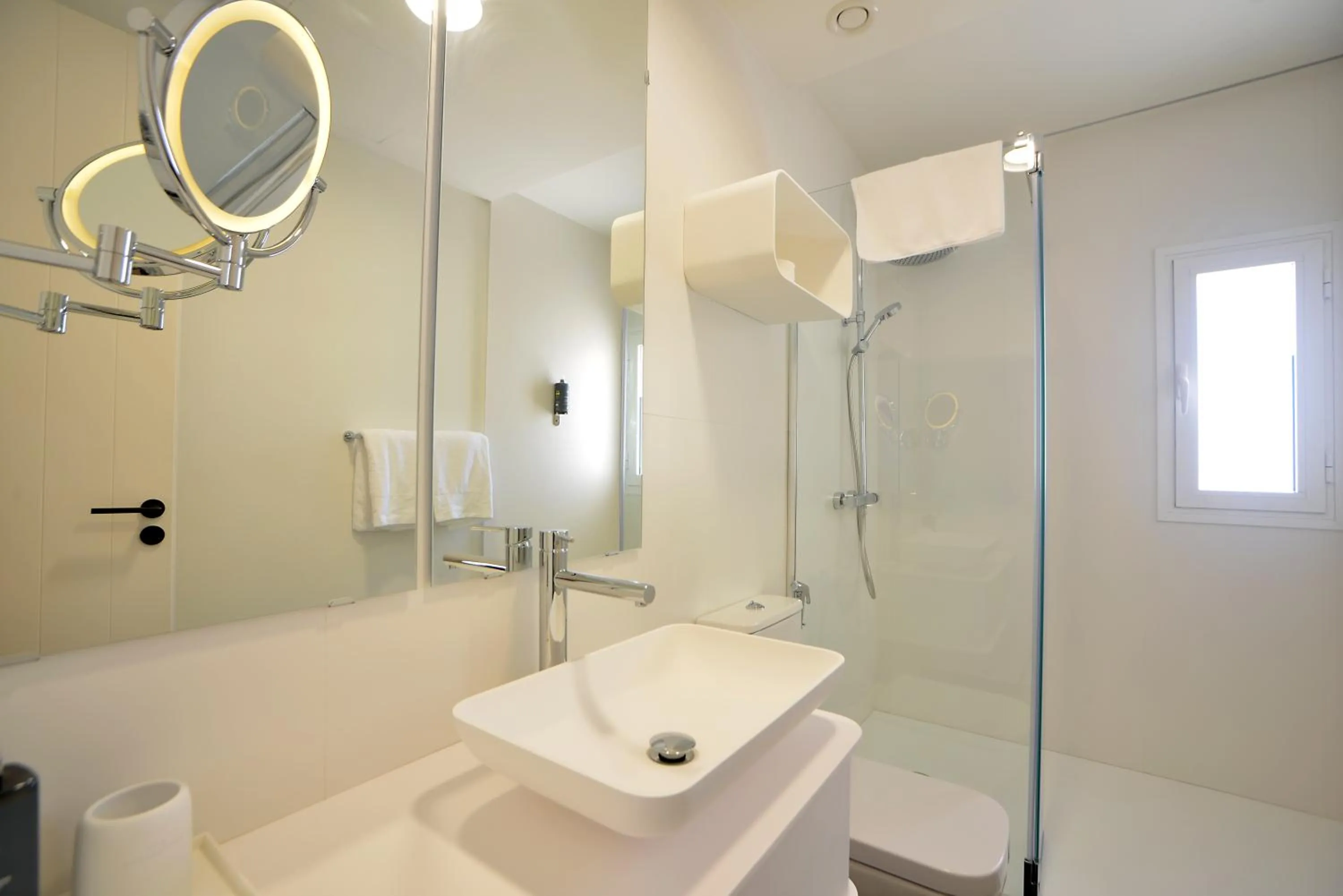 Bathroom in Plaza Mina Suites - Adults Recommended by Luxury Suites Cadiz